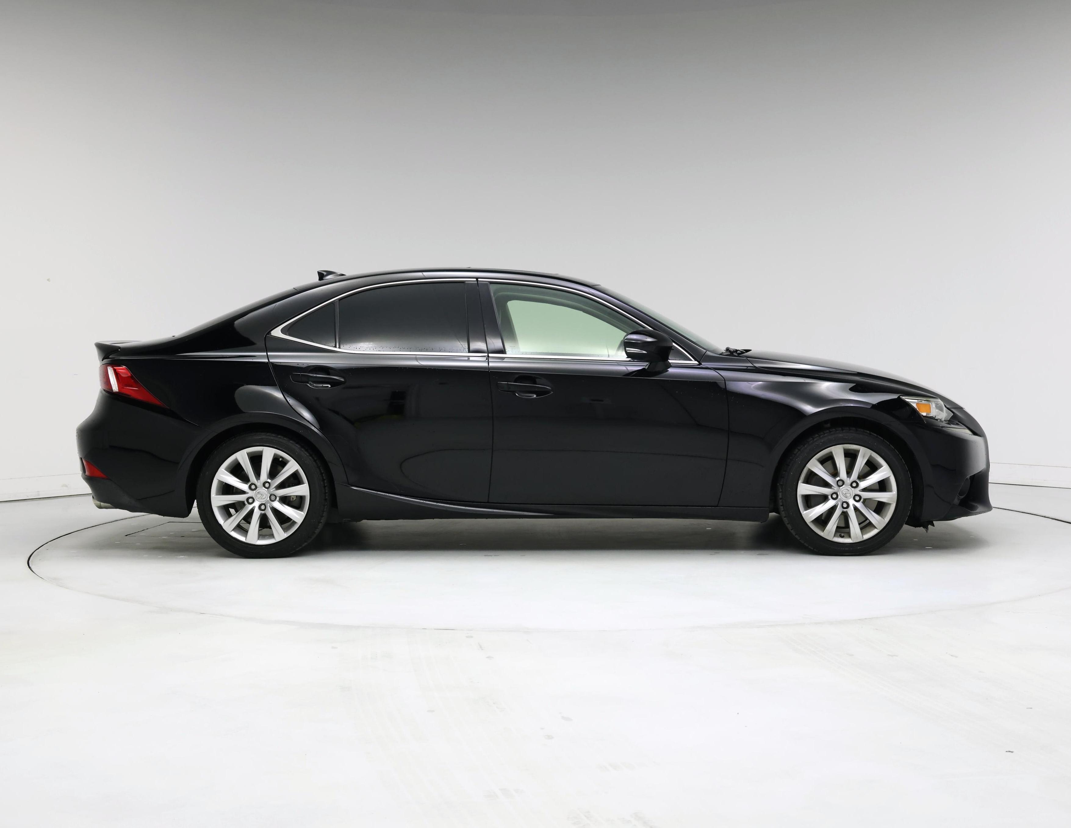 Thumbnail: 2016 Lexus IS - 7