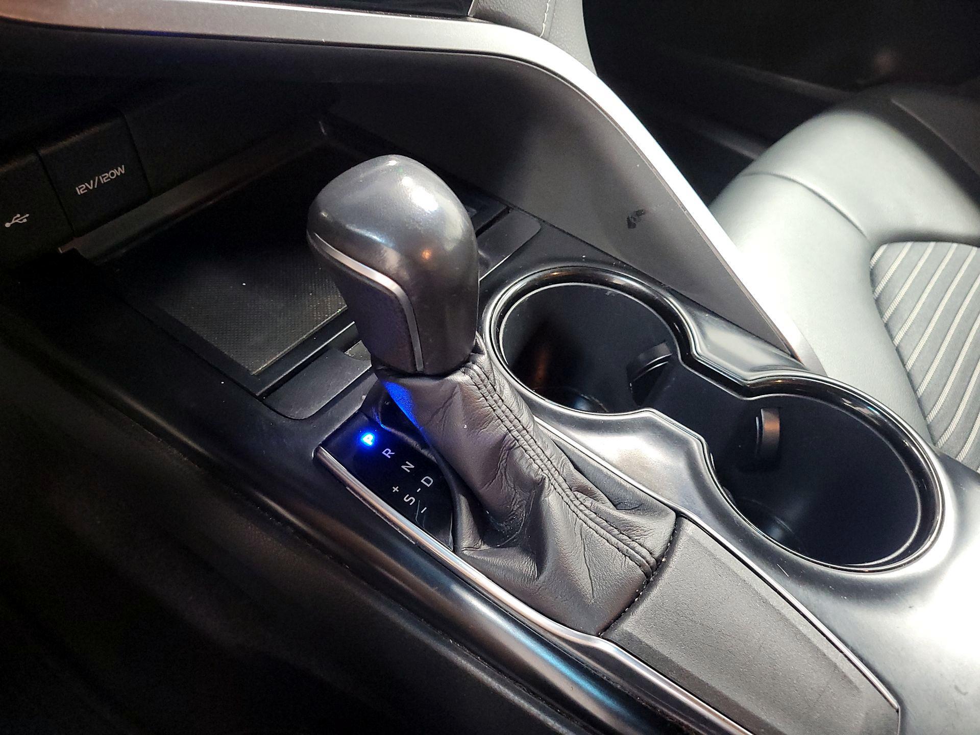 Thumbnail: 2020 Toyota Camry - 17