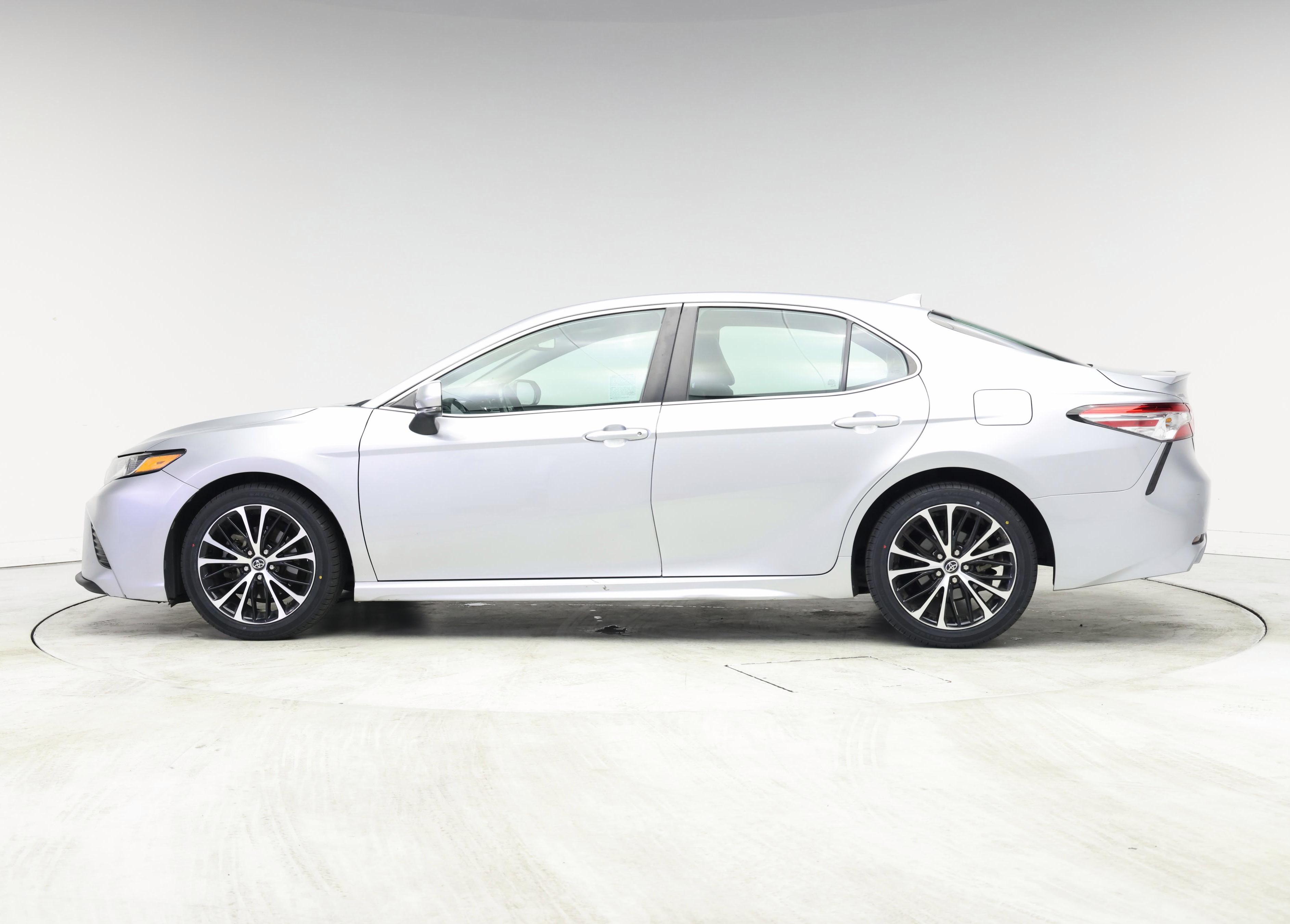 Thumbnail: 2020 Toyota Camry - 3