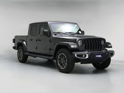 Gray 2022 Jeep Gladiator Overland