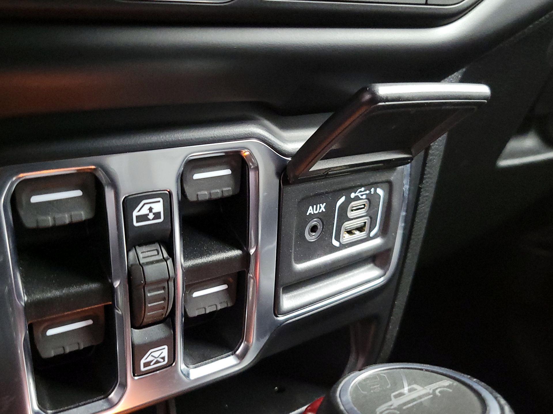 Thumbnail: 2022 Jeep Gladiator - 19