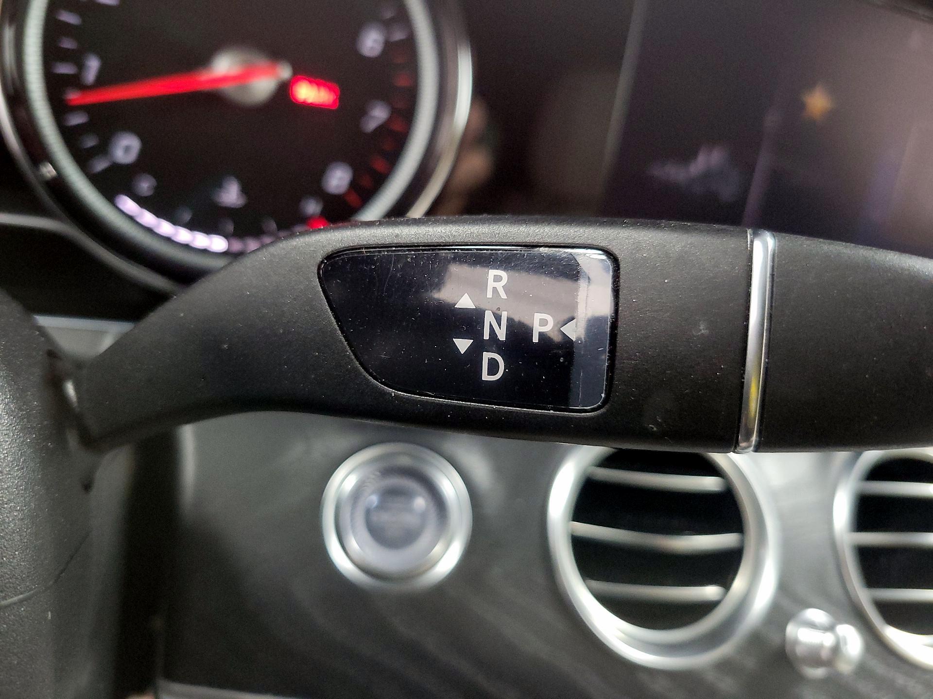 Thumbnail: 2019 Mercedes-Benz E-Class - 16