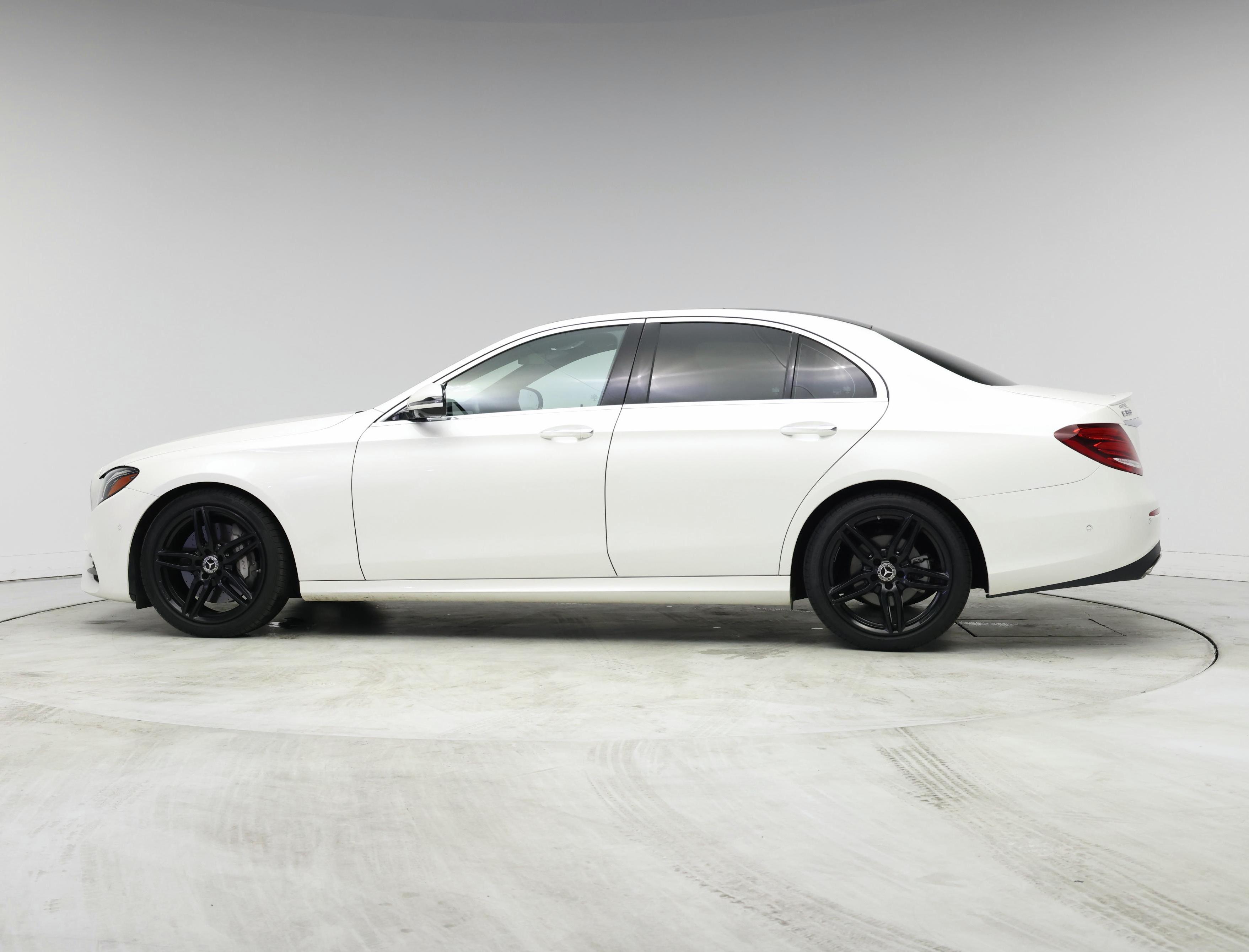 Thumbnail: 2019 Mercedes-Benz E-Class - 3