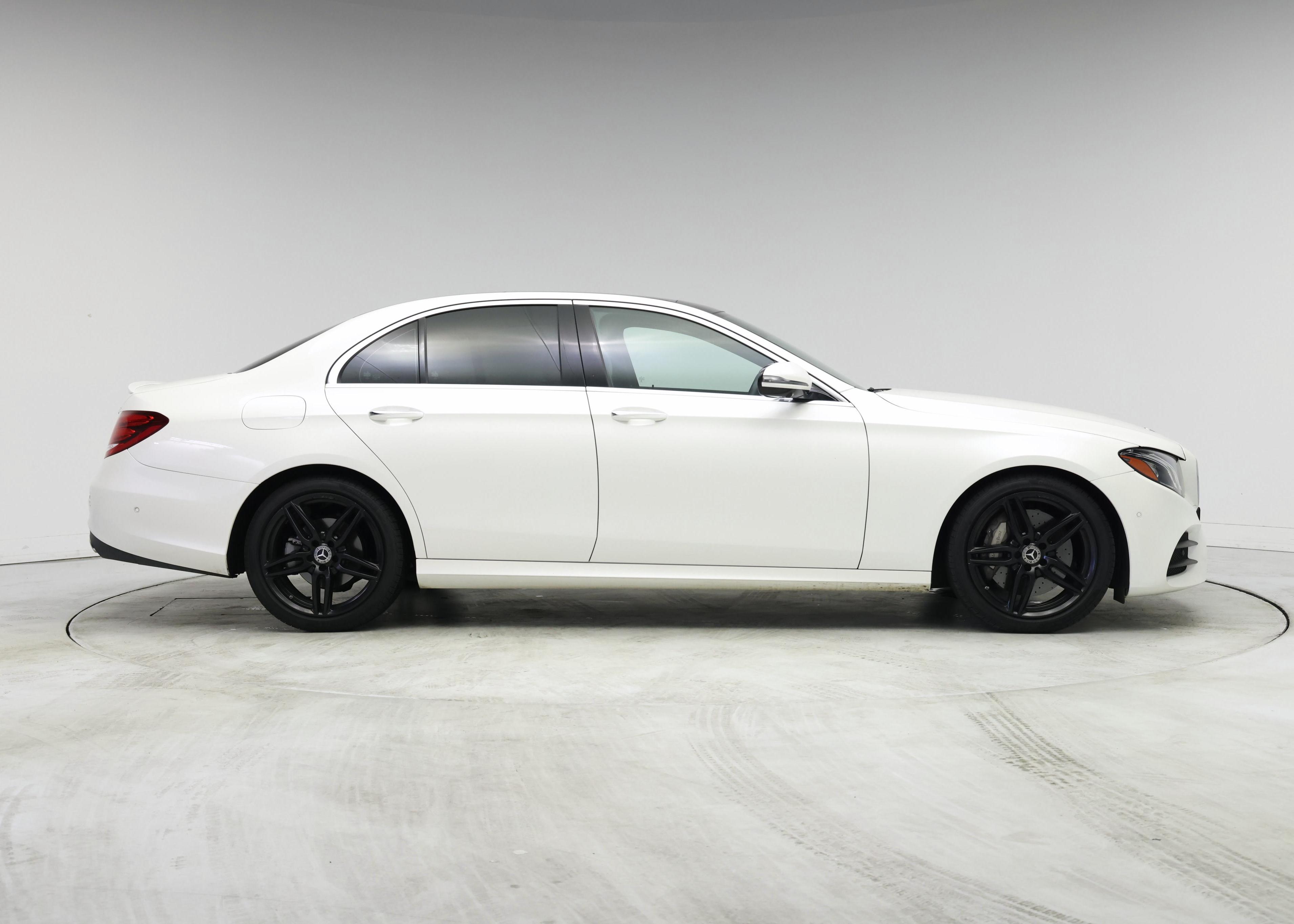 Thumbnail: 2019 Mercedes-Benz E-Class - 7