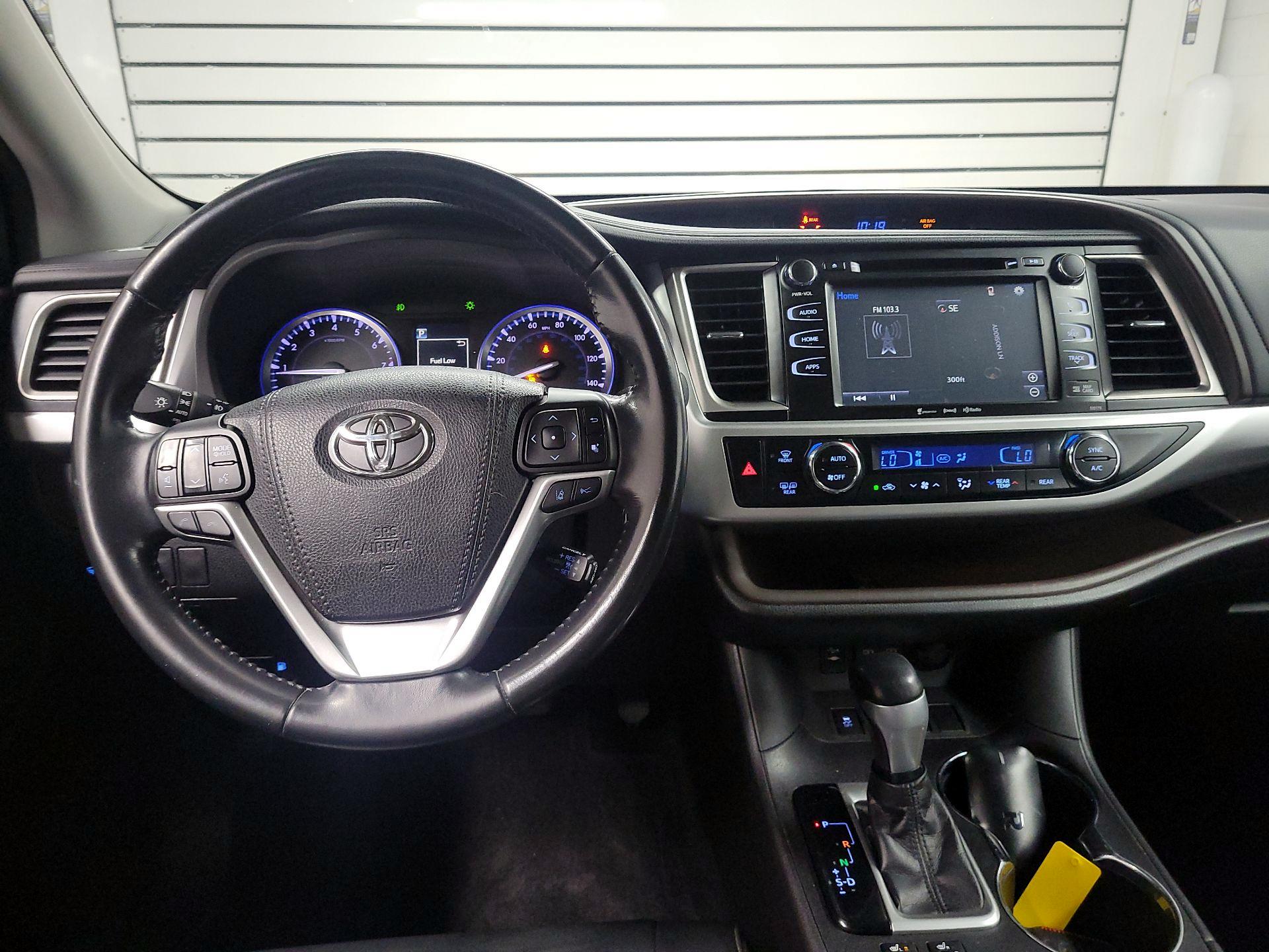 Thumbnail: 2018 Toyota Highlander - 9