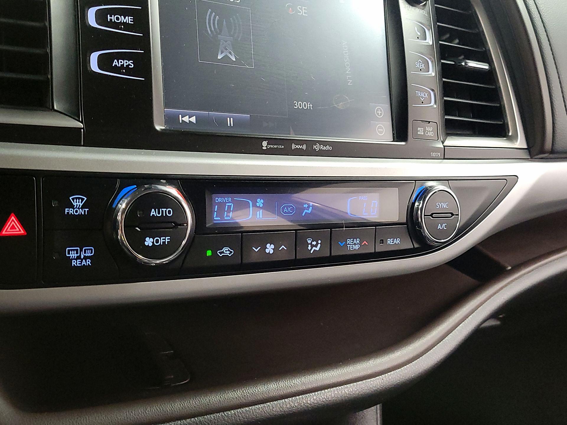 Thumbnail: 2018 Toyota Highlander - 15