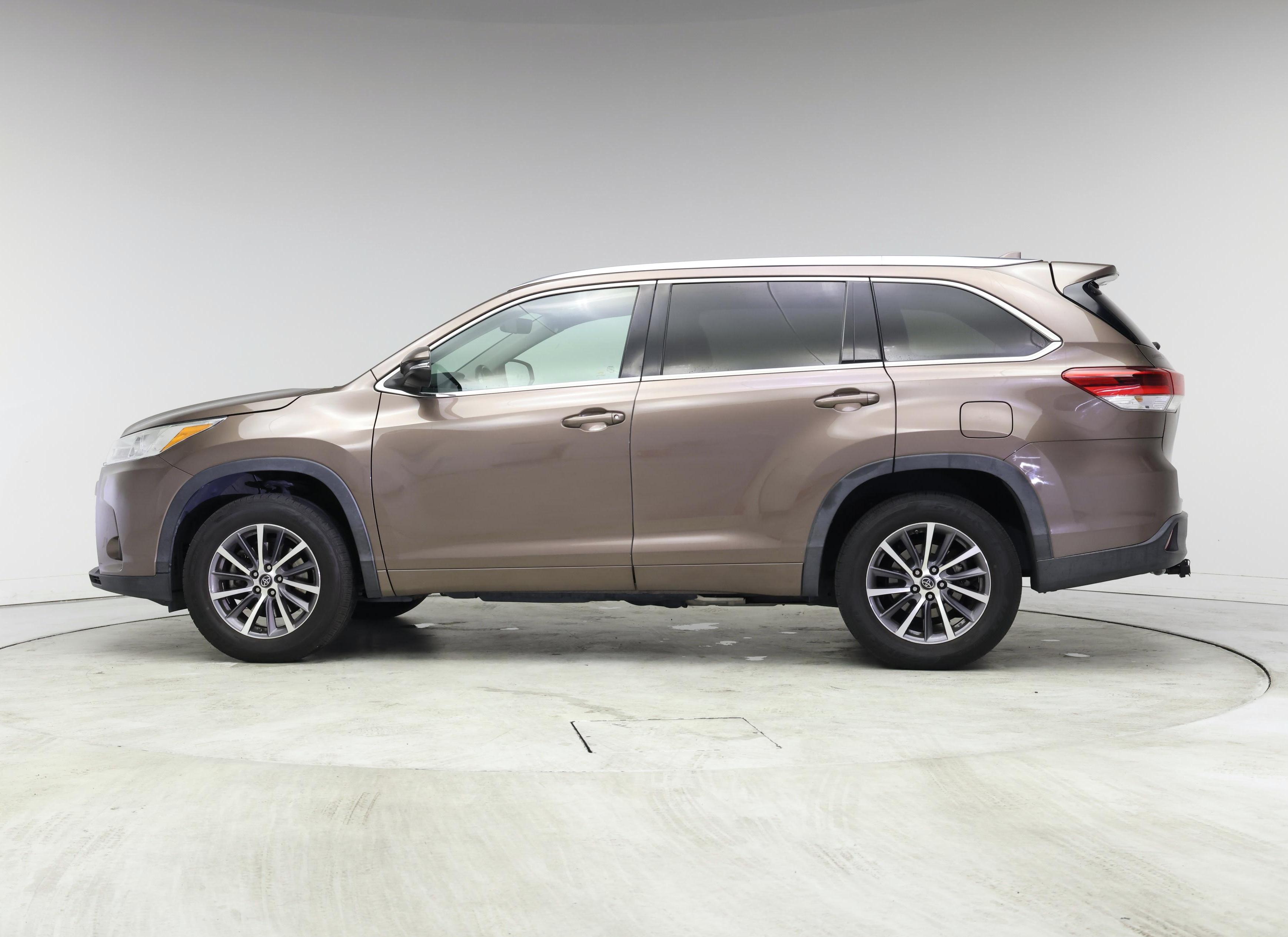 Thumbnail: 2018 Toyota Highlander - 3