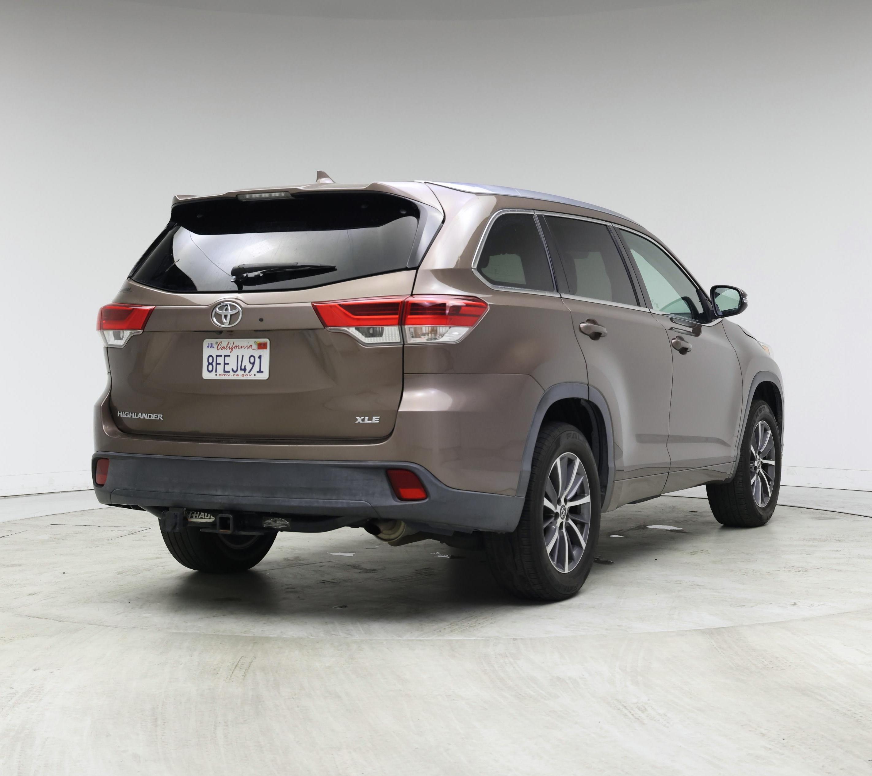 Thumbnail: 2018 Toyota Highlander - 8