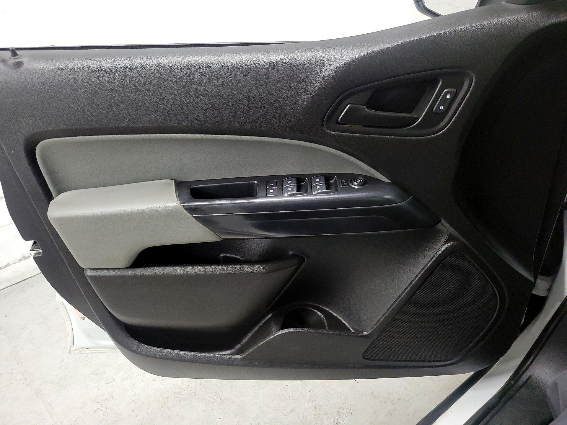 Thumbnail: 2019 Chevrolet Colorado - 12
