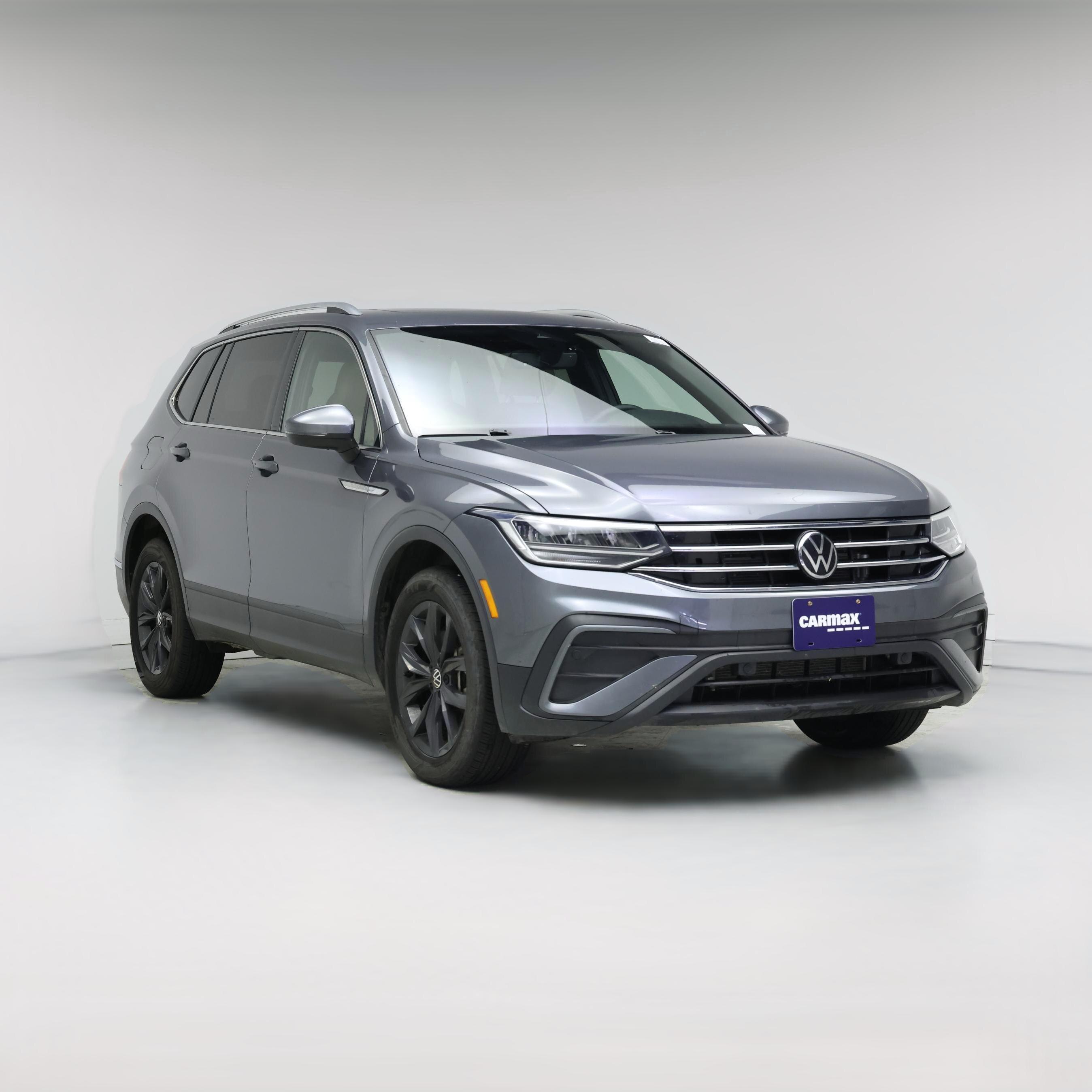 Thumbnail: 2022 Volkswagen Tiguan - 1