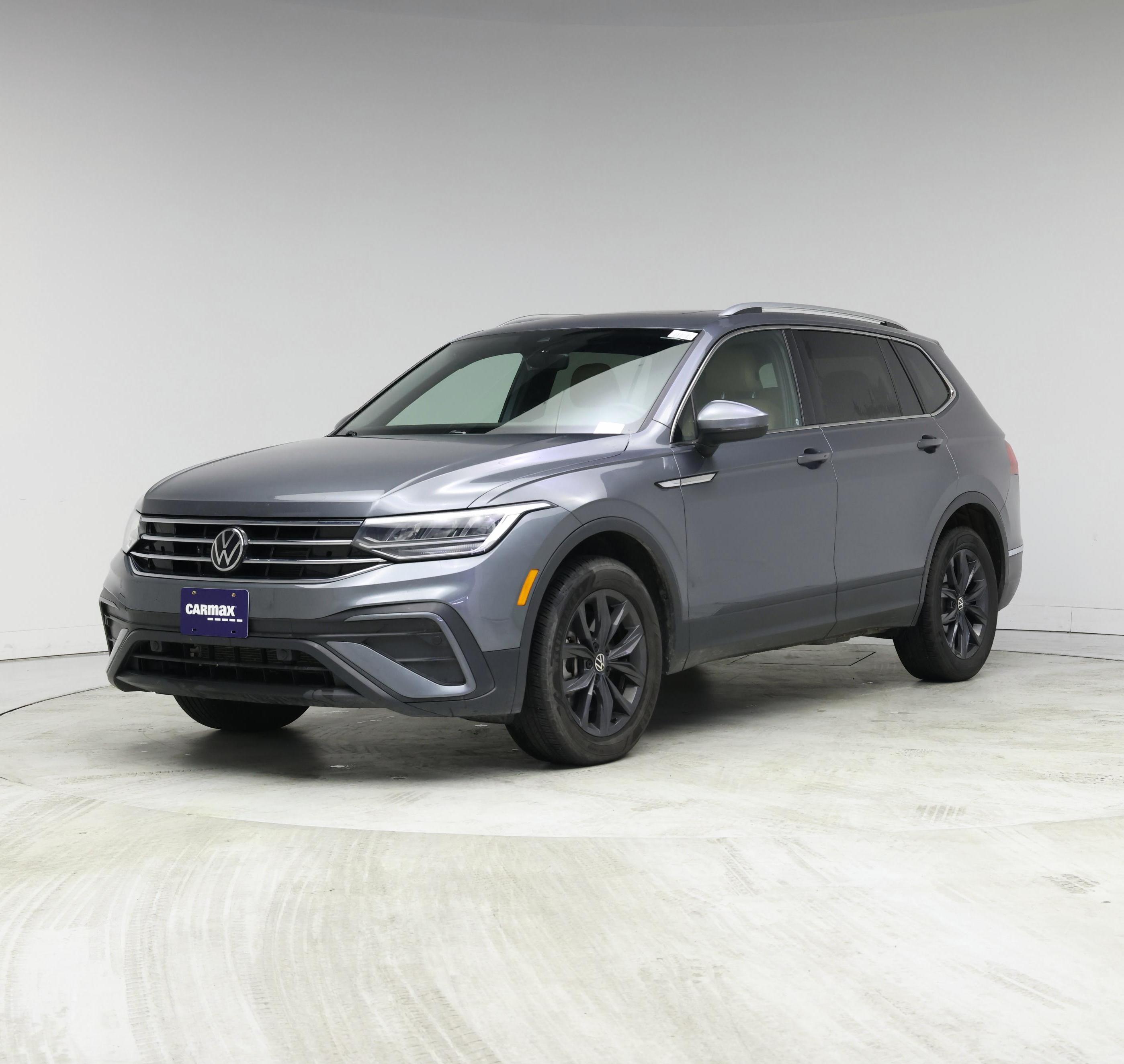 Thumbnail: 2022 Volkswagen Tiguan - 4