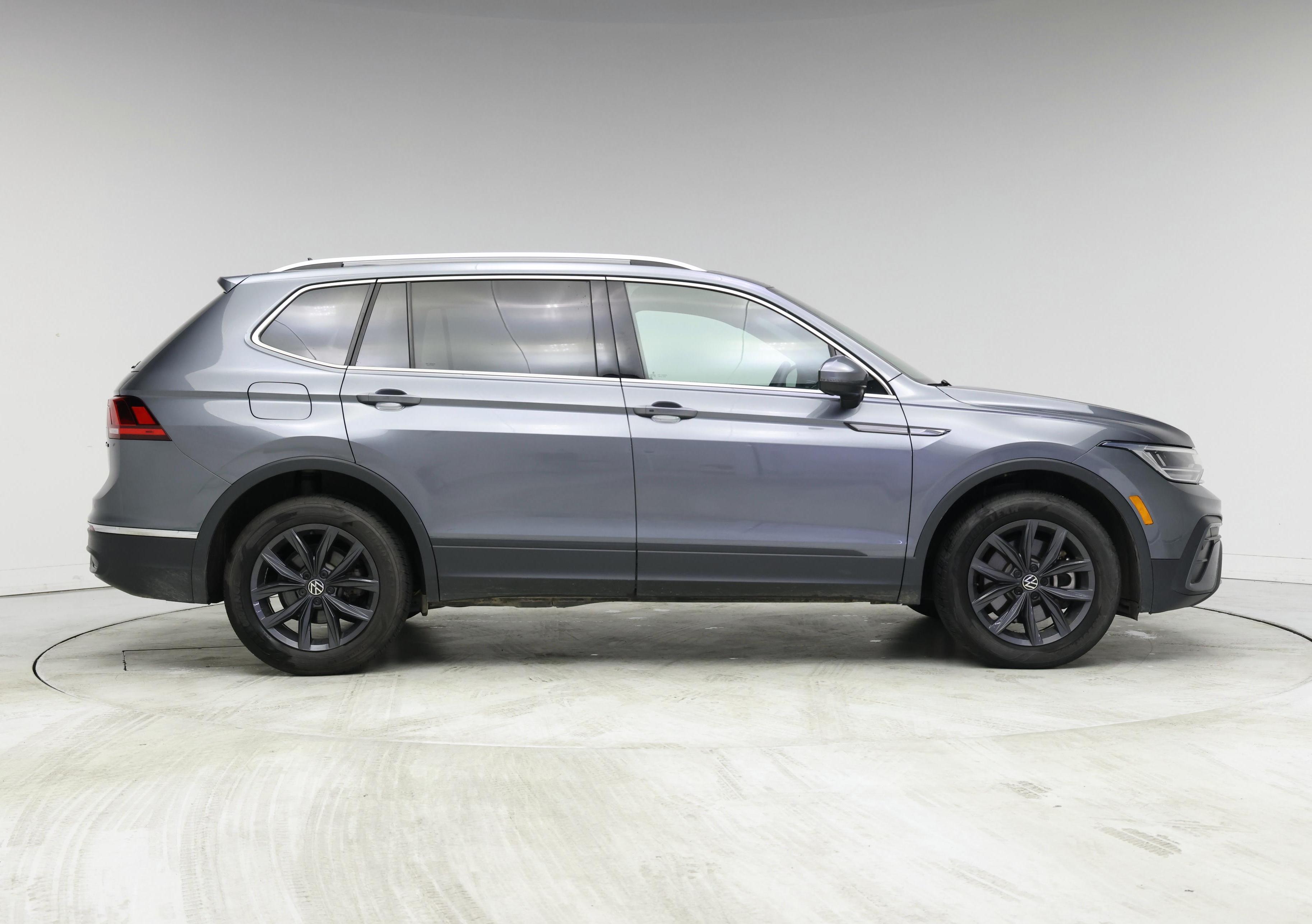 Thumbnail: 2022 Volkswagen Tiguan - 7