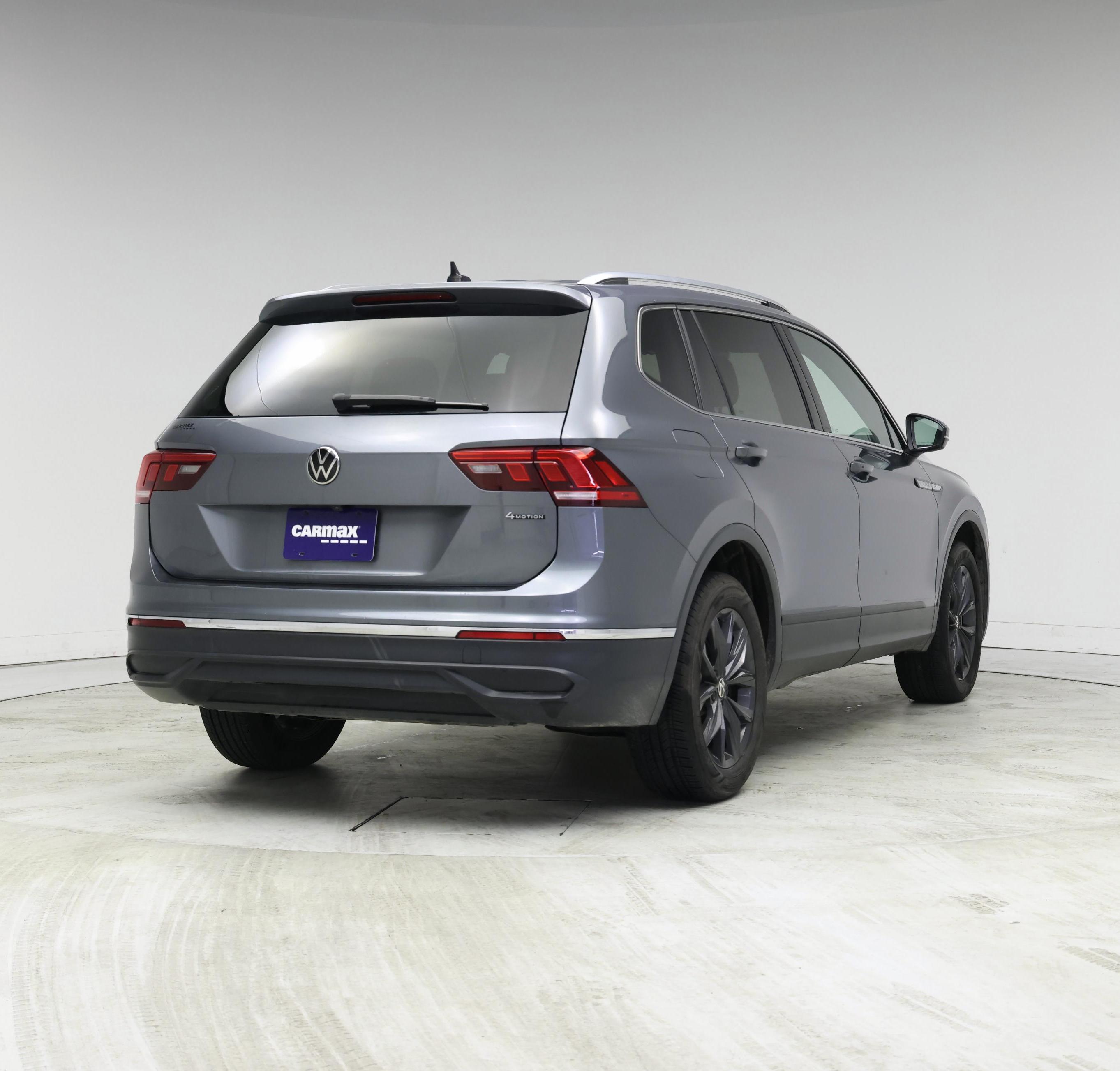 Thumbnail: 2022 Volkswagen Tiguan - 8