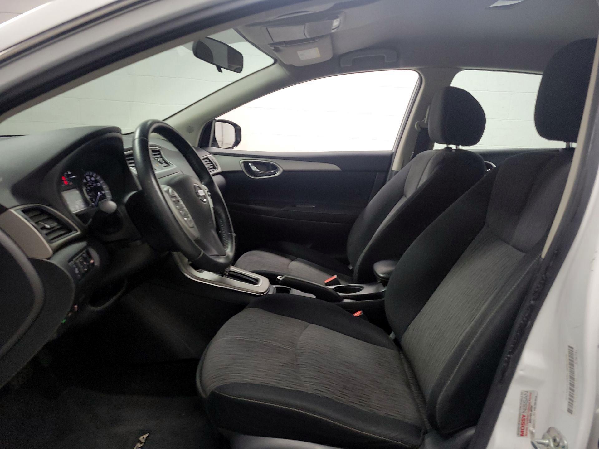 Thumbnail: 2015 Nissan Sentra - 11