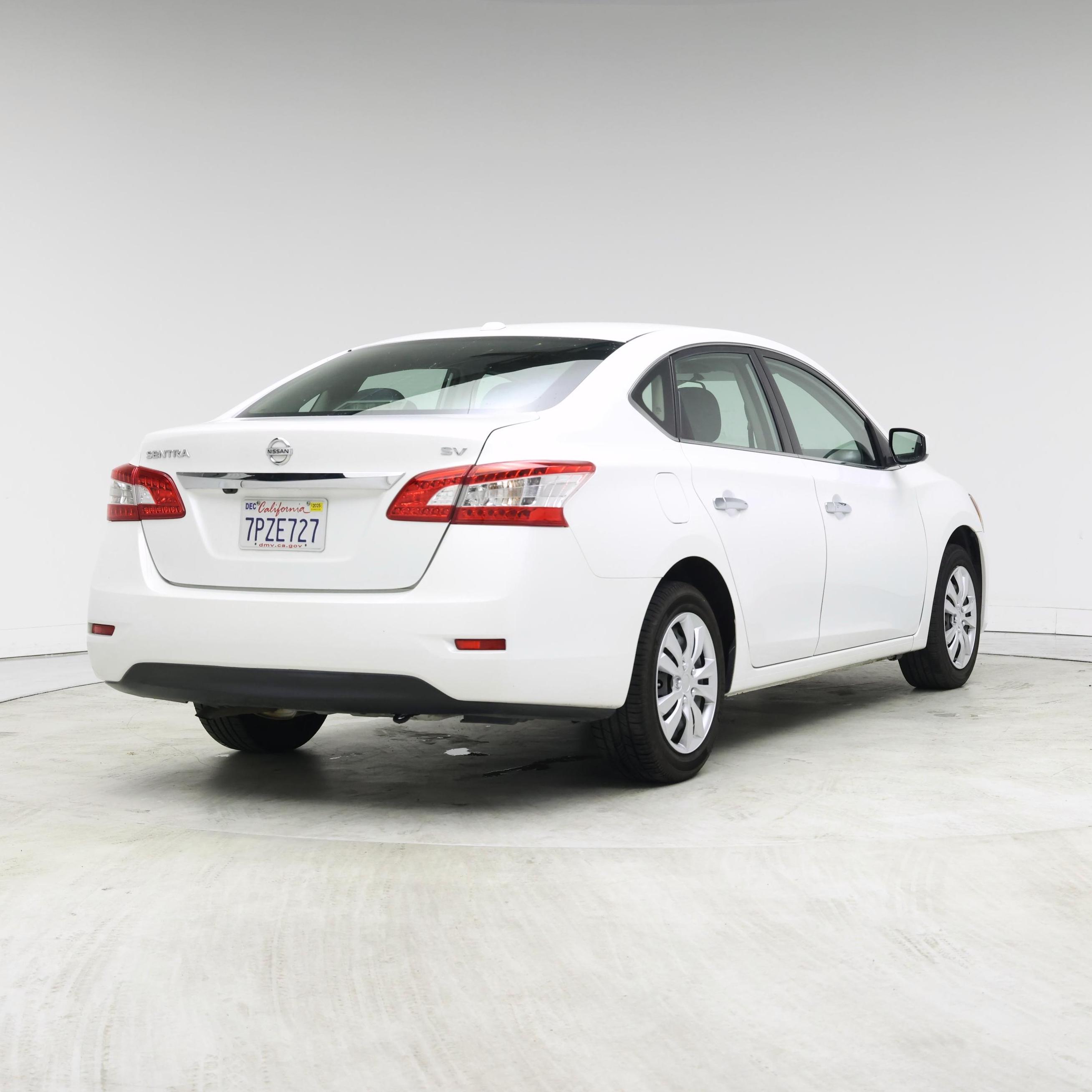 Thumbnail: 2015 Nissan Sentra - 8