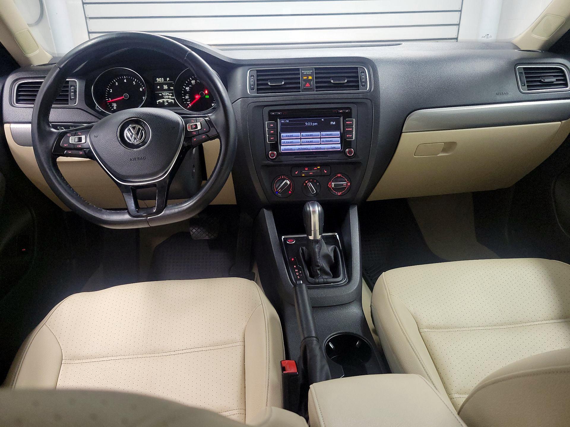Thumbnail: 2015 Volkswagen Jetta - 9