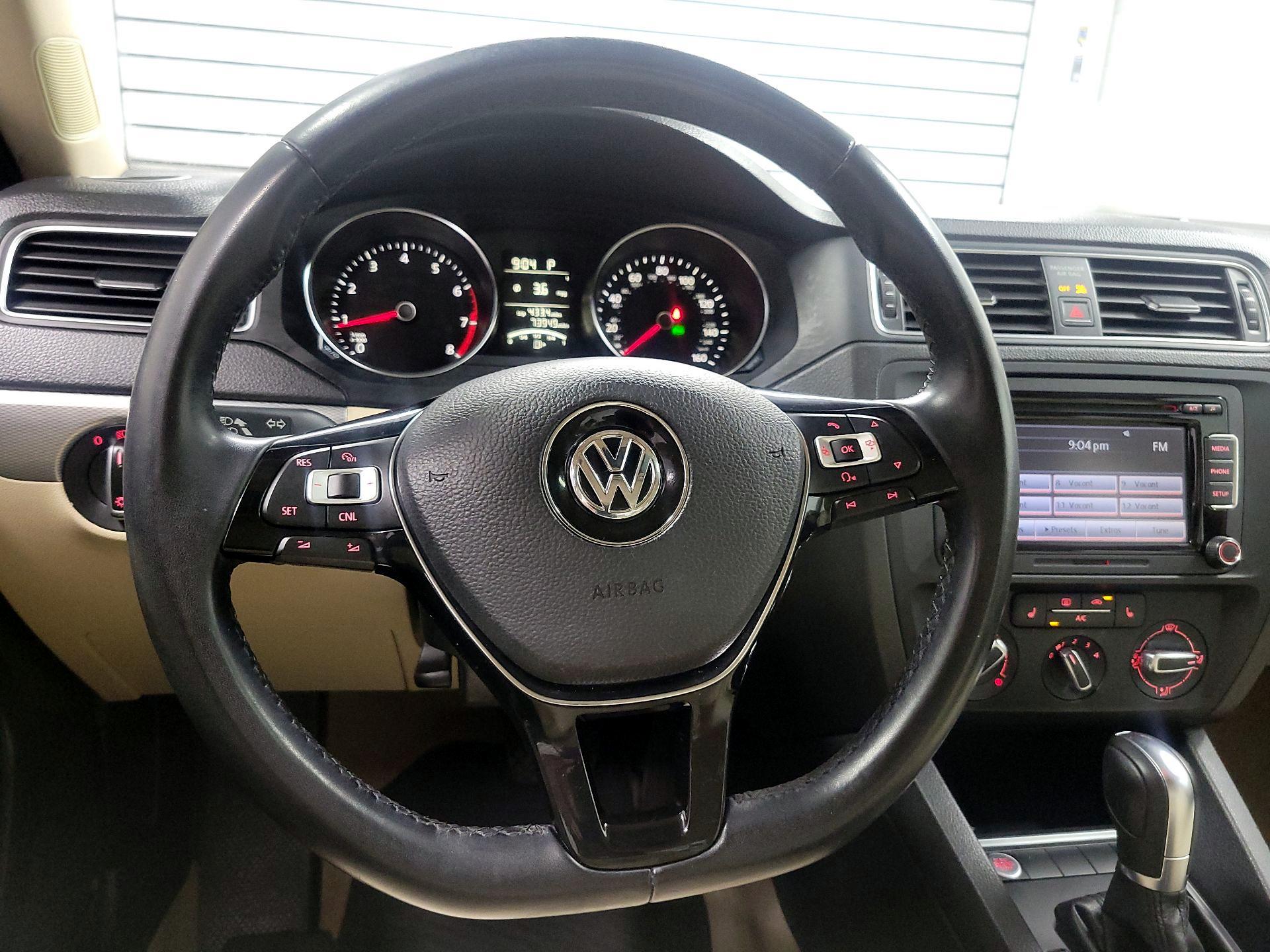 Thumbnail: 2015 Volkswagen Jetta - 10