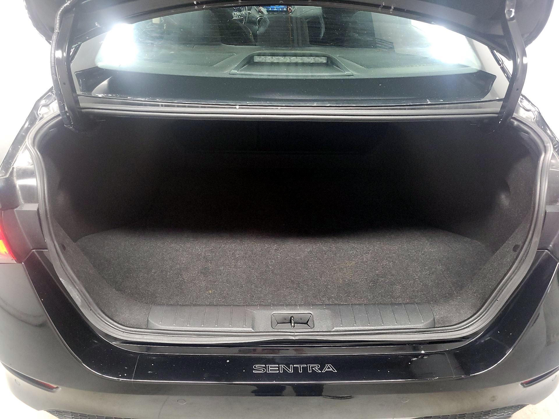 Thumbnail: 2023 Nissan Sentra - 18