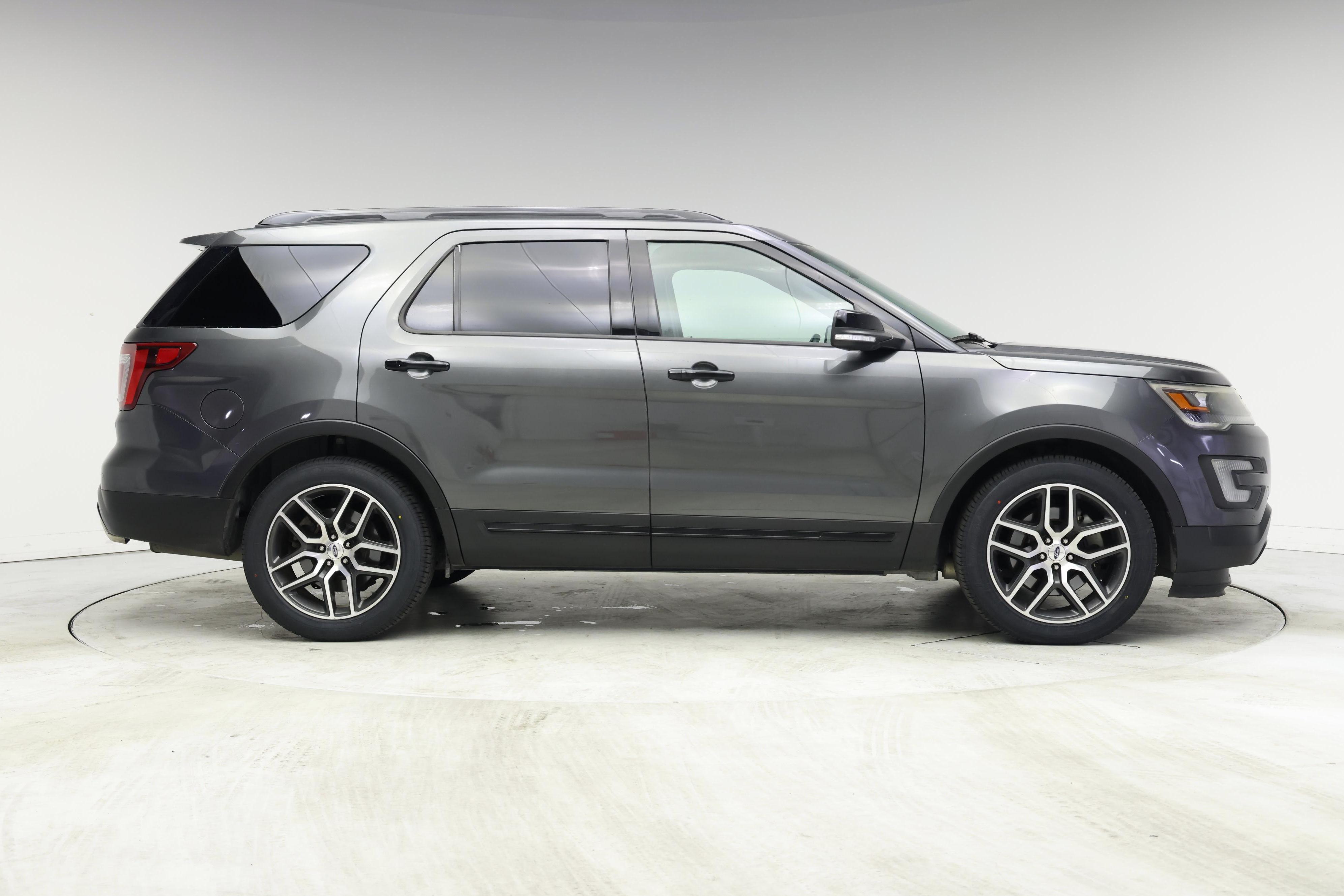 Thumbnail: 2017 Ford Explorer - 7