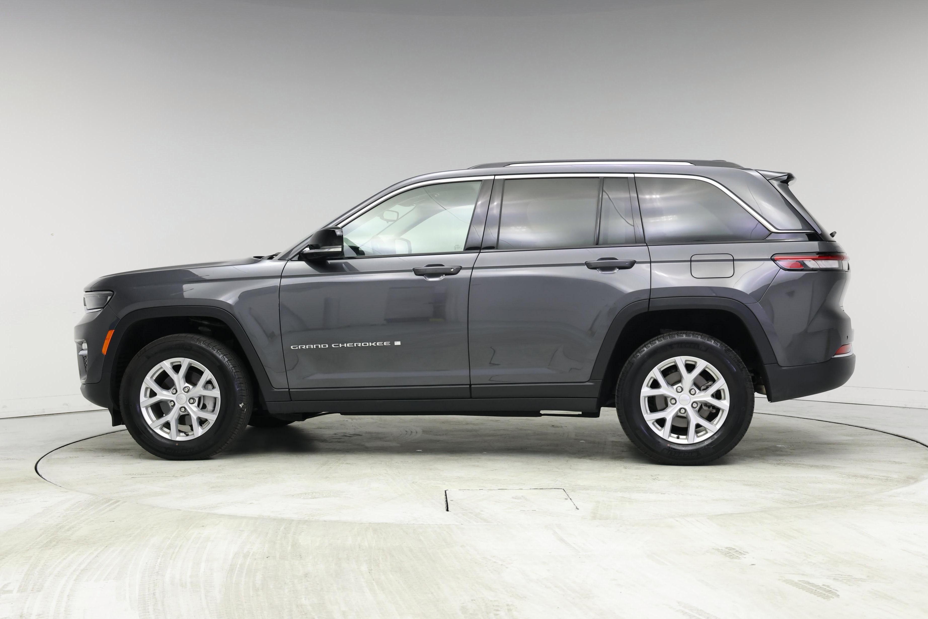 Thumbnail: 2023 Jeep Grand Cherokee - 3