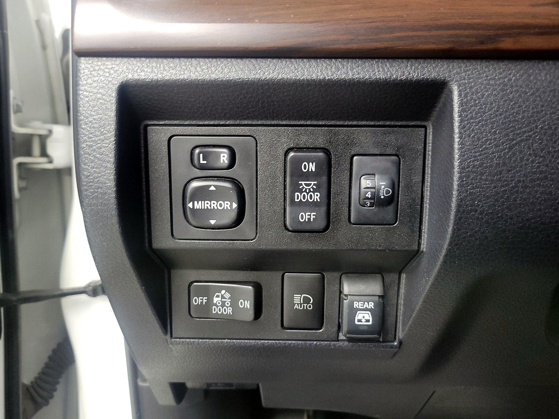 Thumbnail: 2019 Toyota Tundra - 13