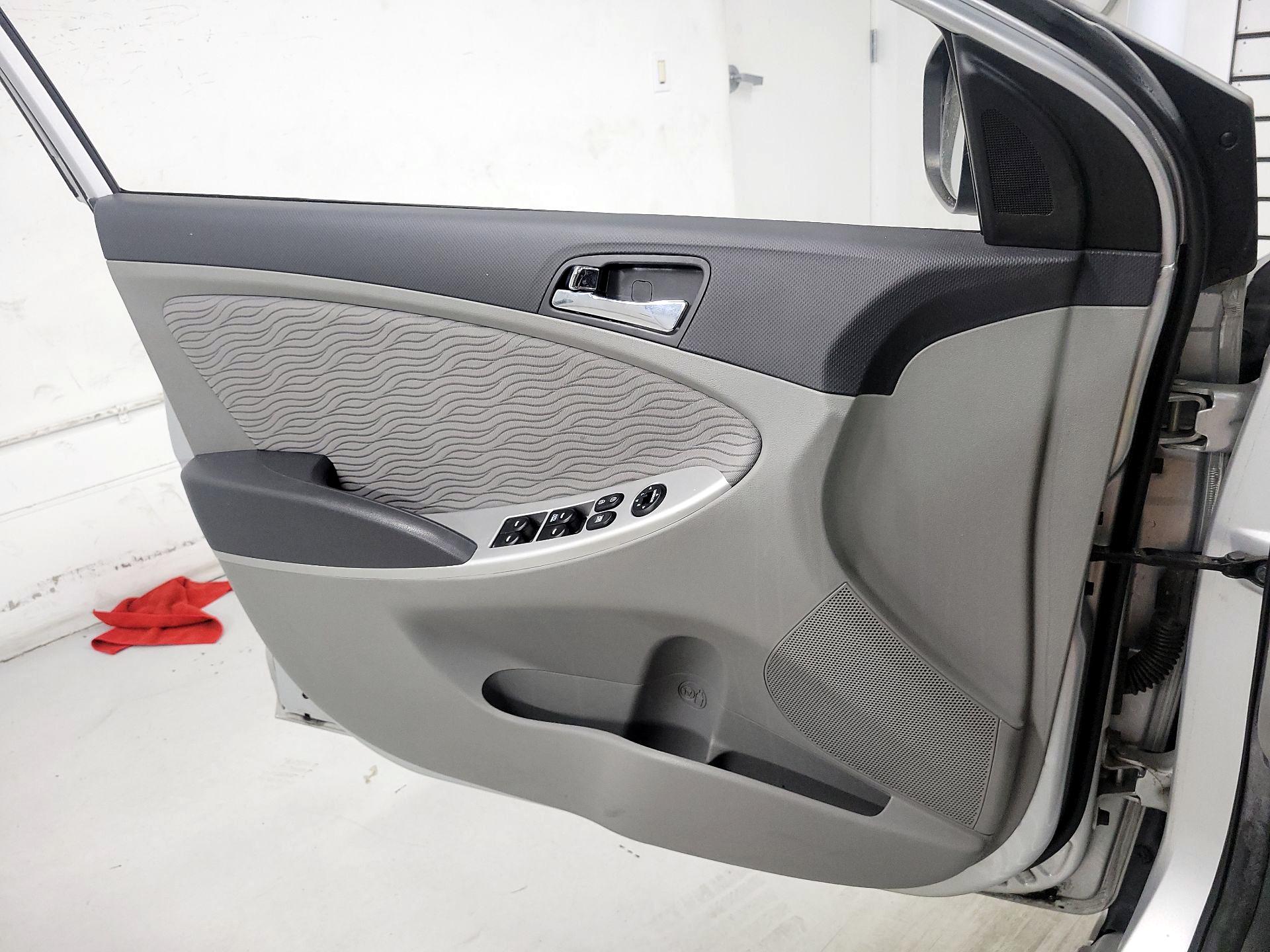 Thumbnail: 2013 Hyundai Accent - 12