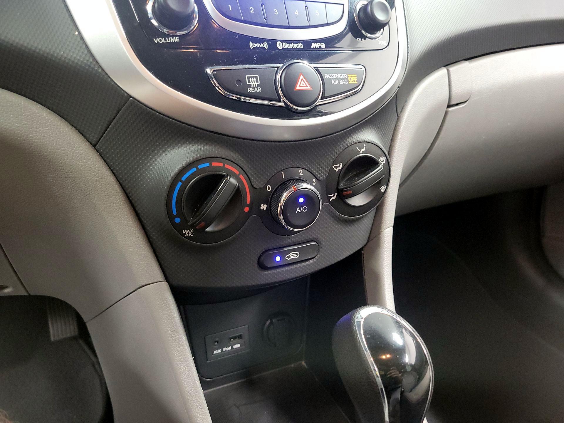 Thumbnail: 2013 Hyundai Accent - 14