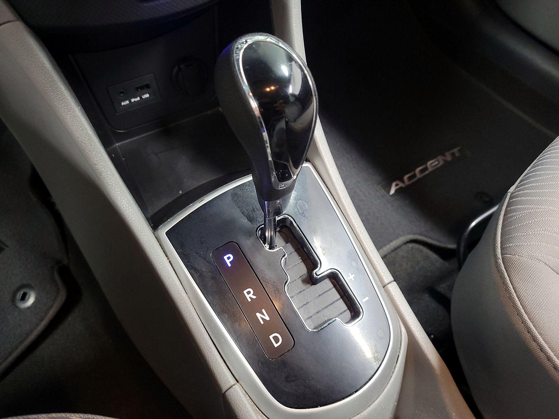 Thumbnail: 2013 Hyundai Accent - 15