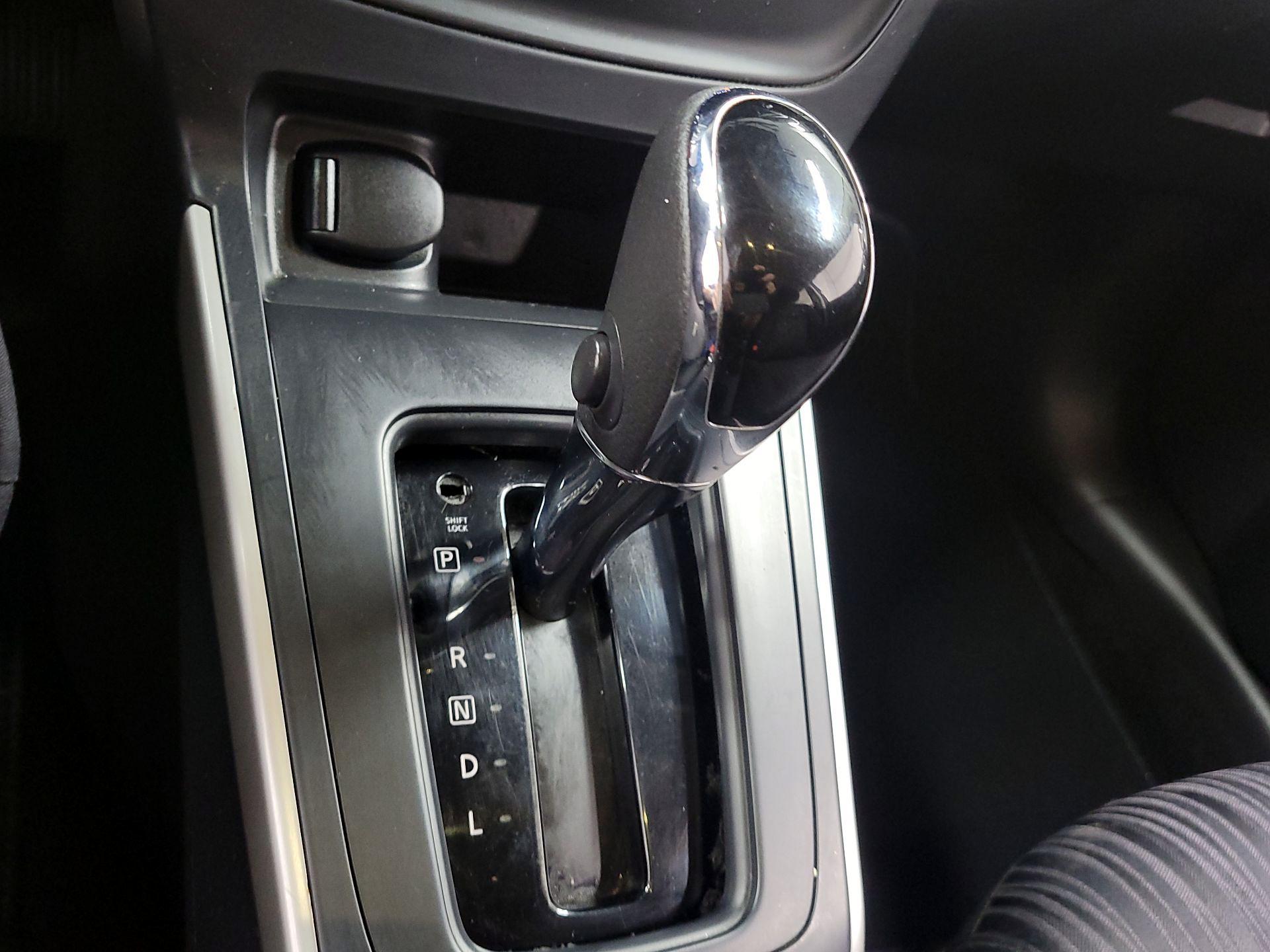 Thumbnail: 2019 Nissan Sentra - 16