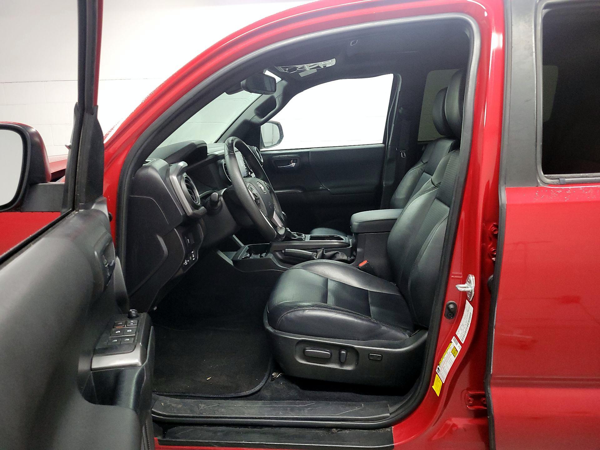 Thumbnail: 2022 Toyota Tacoma - 11