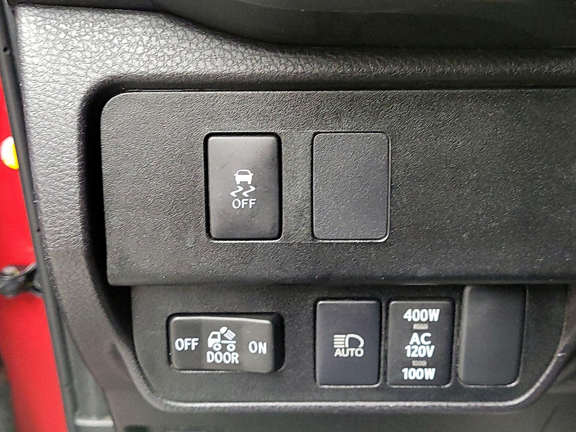 Thumbnail: 2022 Toyota Tacoma - 13