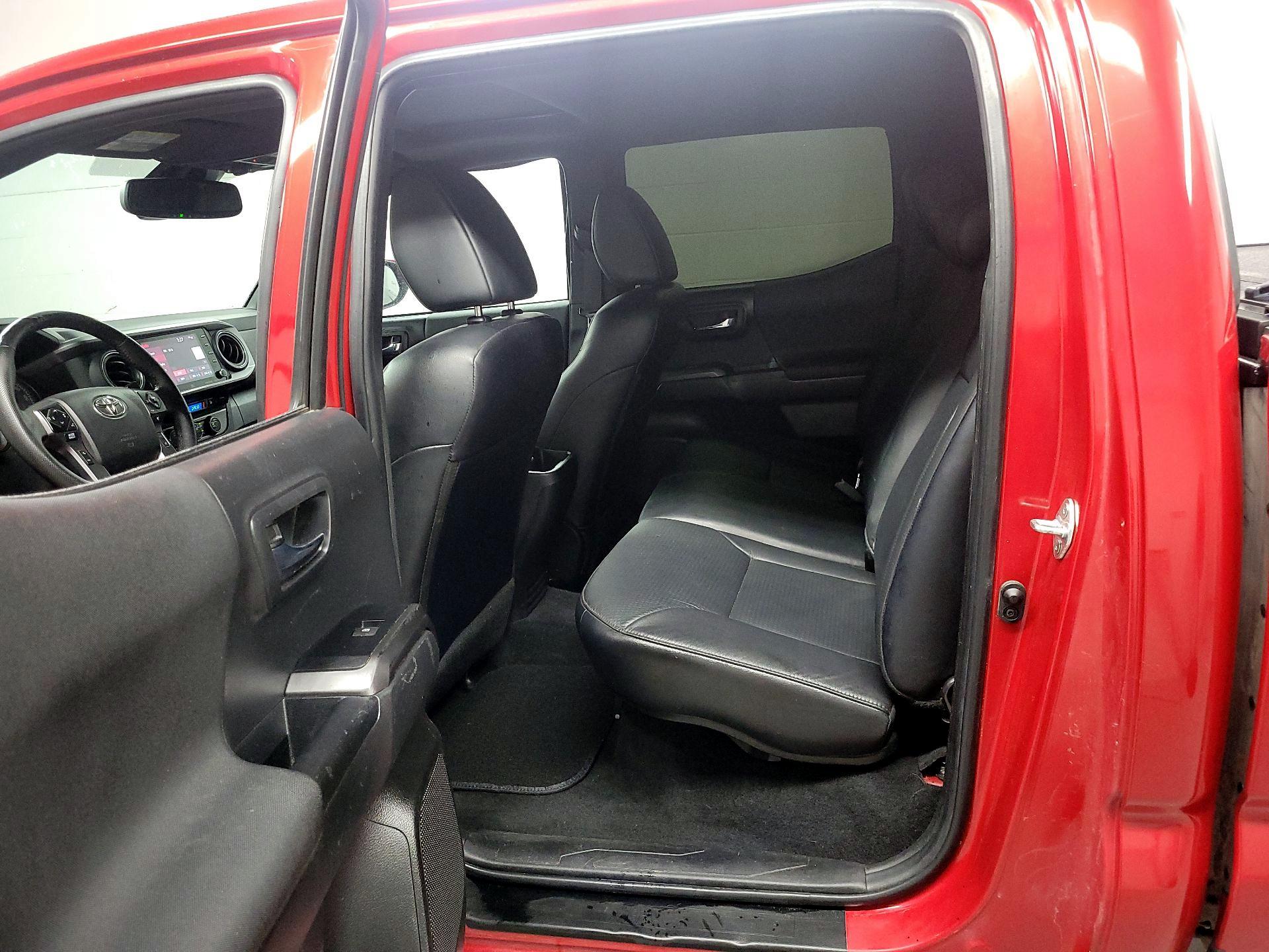 Thumbnail: 2022 Toyota Tacoma - 18