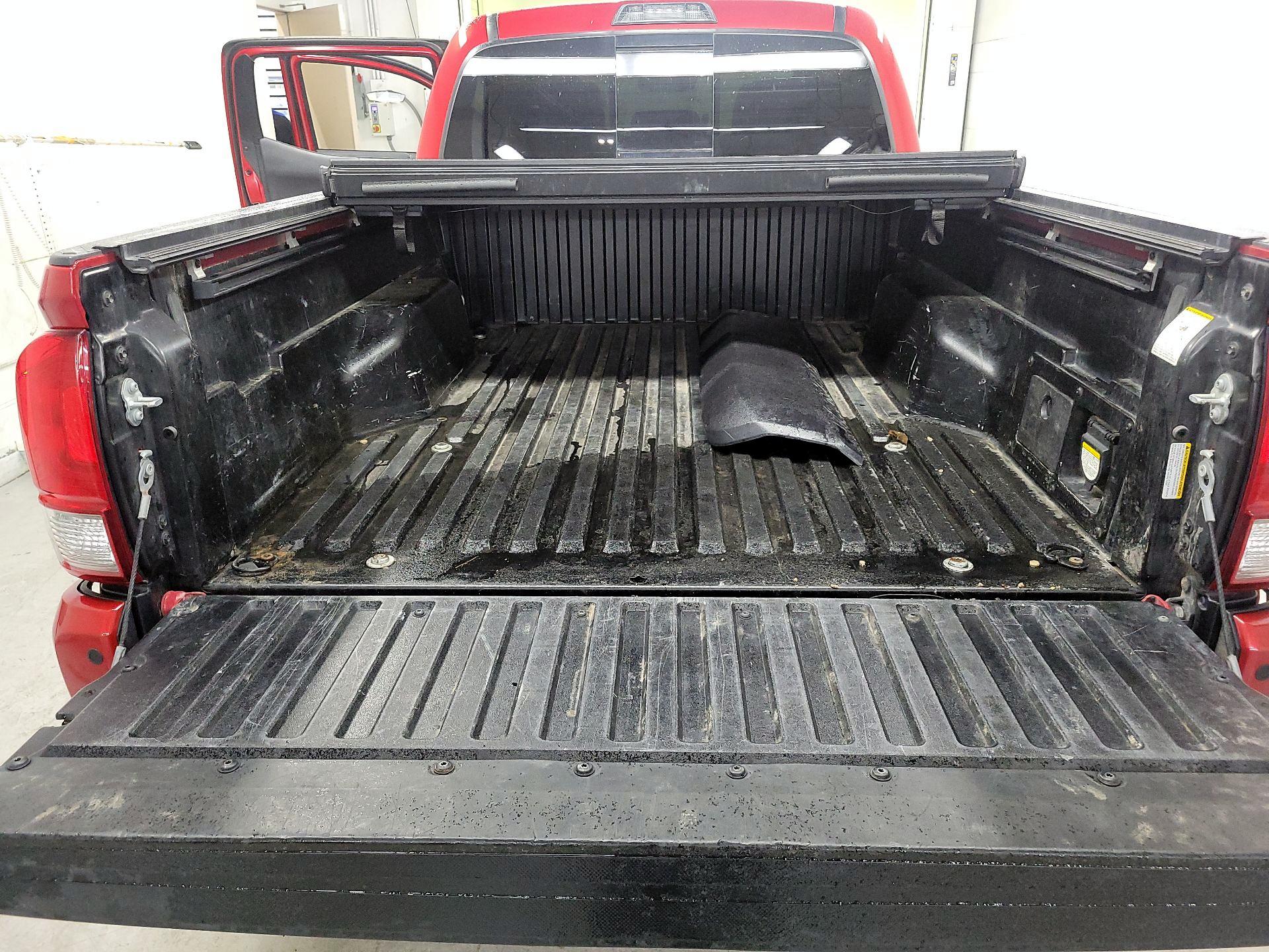 Thumbnail: 2022 Toyota Tacoma - 19