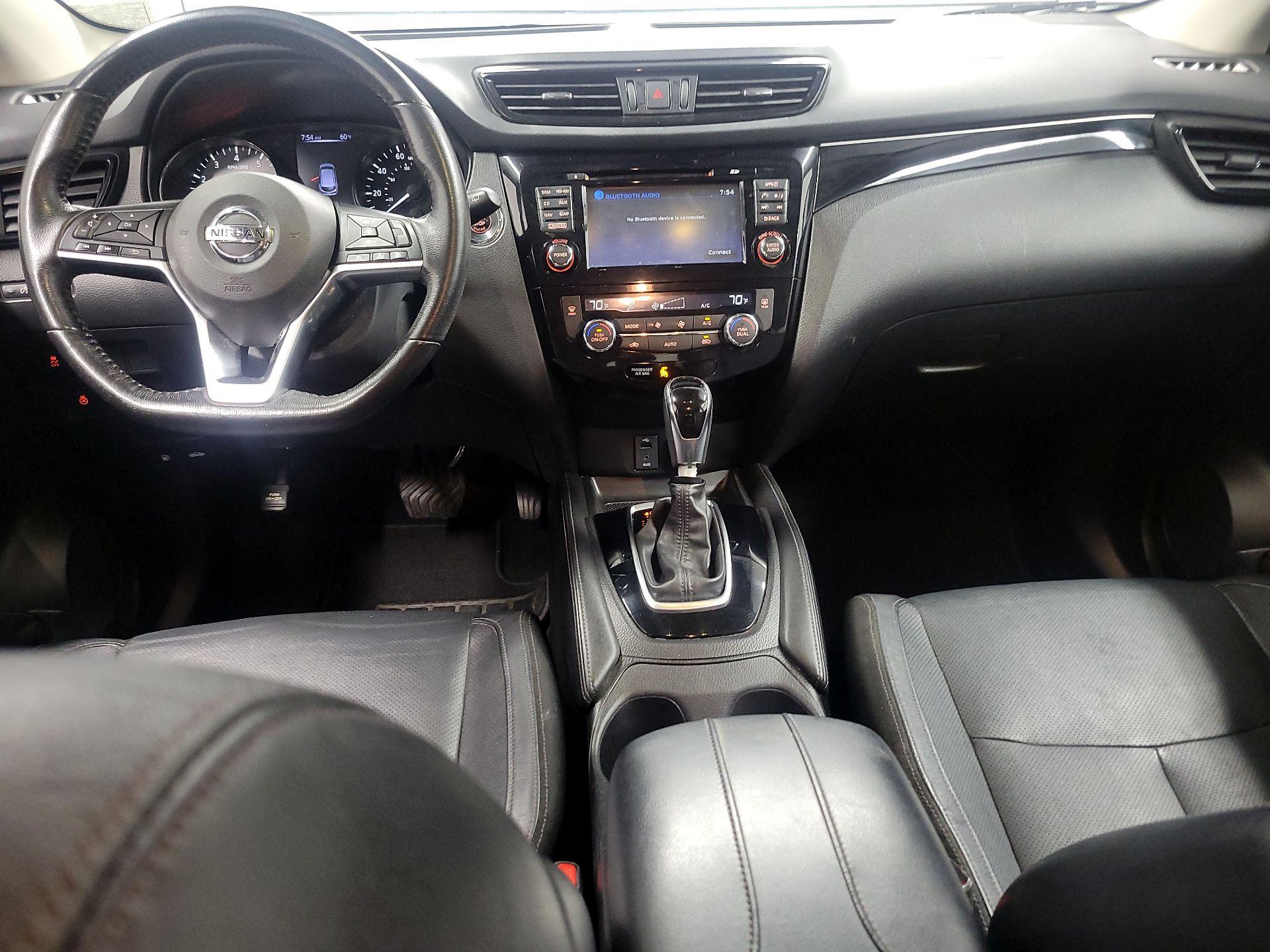 Thumbnail: 2017 Nissan Rogue - 9