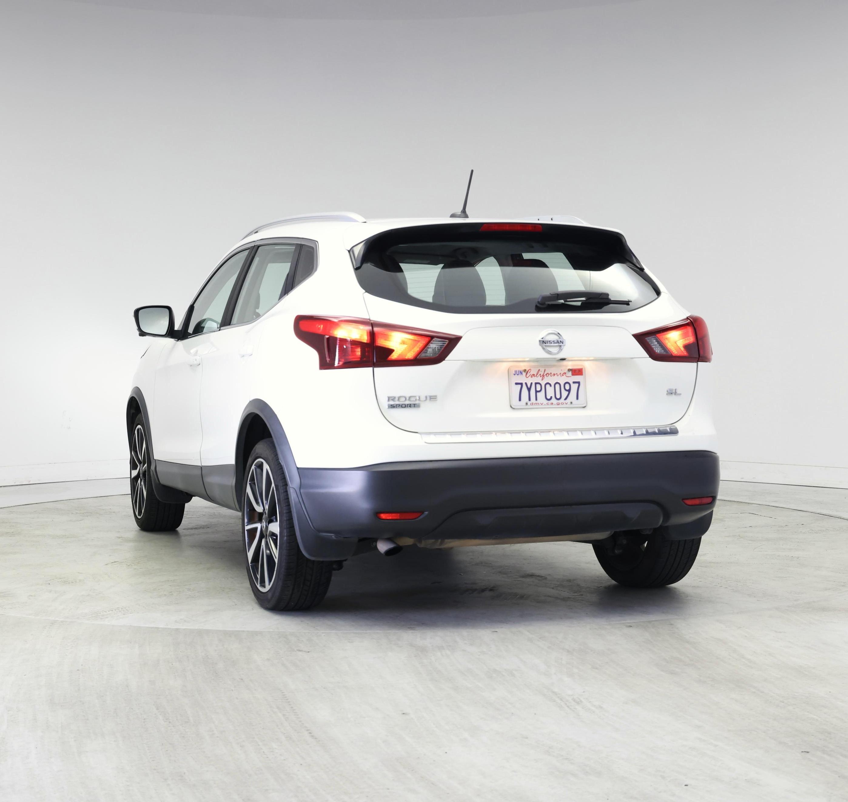 Thumbnail: 2017 Nissan Rogue - 2