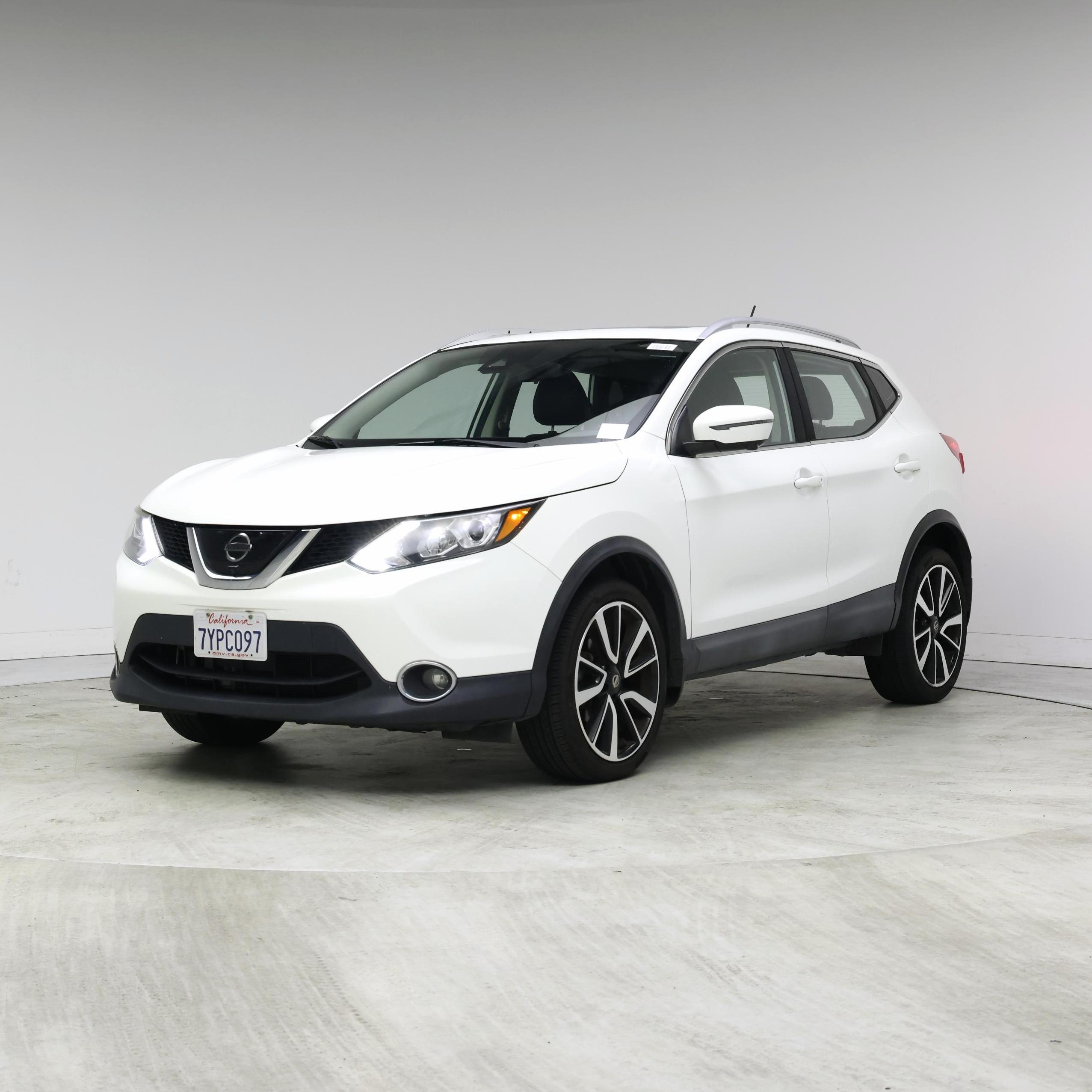 Thumbnail: 2017 Nissan Rogue - 4