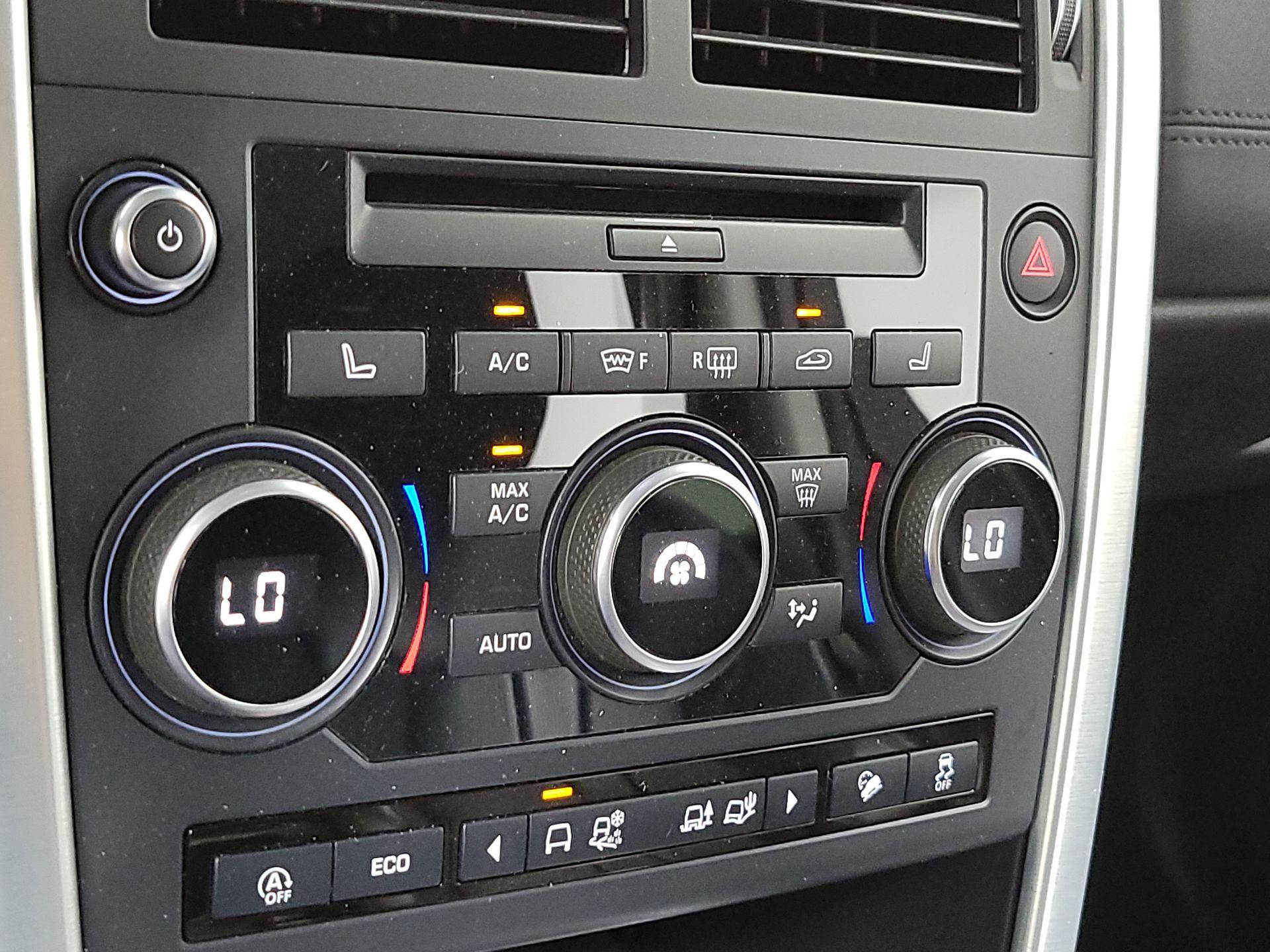 Thumbnail: 2018 Land Rover Discovery Sport - 15