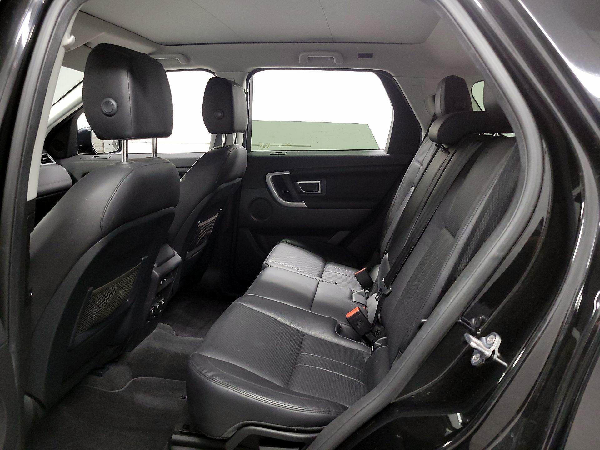 Thumbnail: 2018 Land Rover Discovery Sport - 17