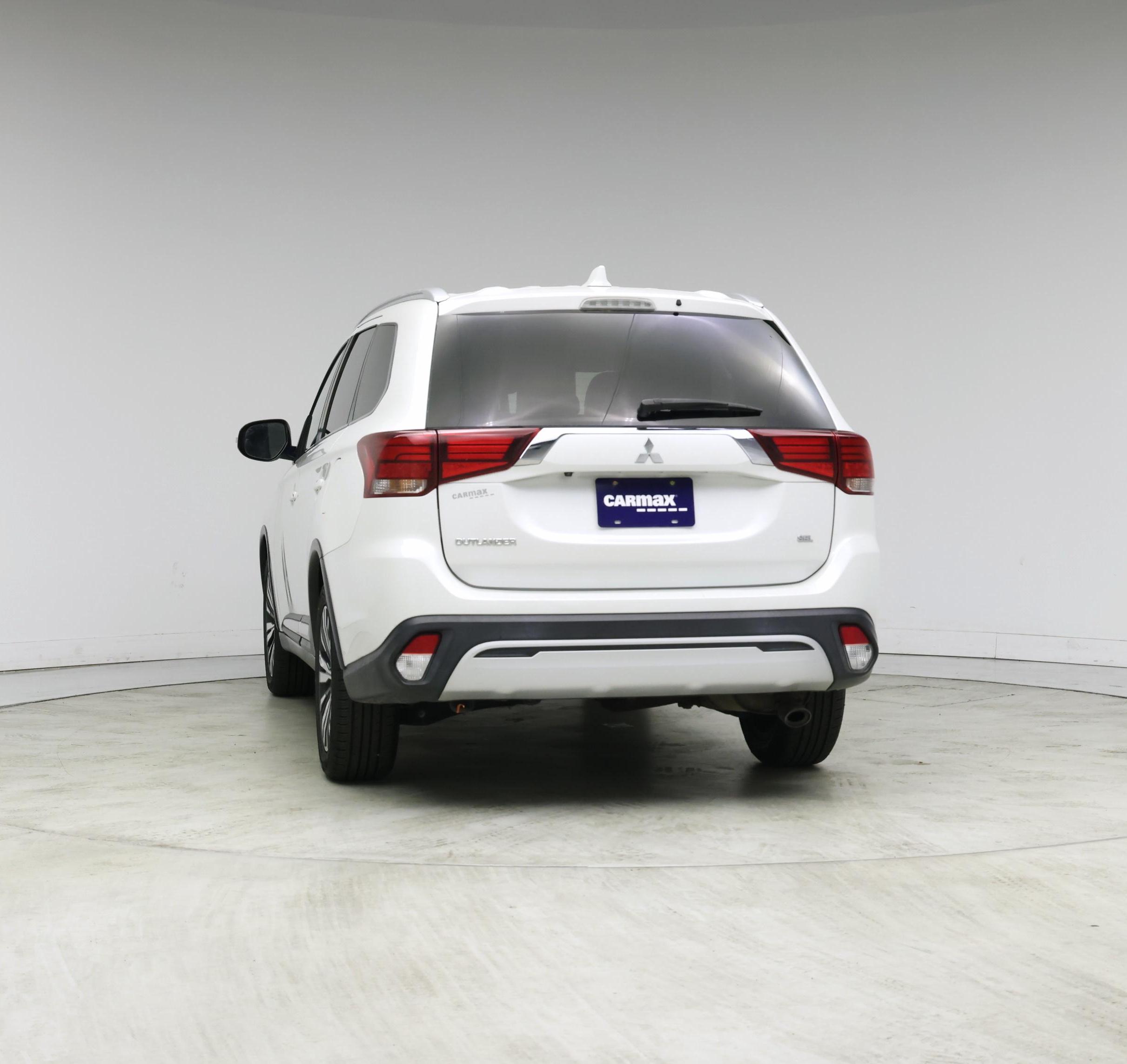Thumbnail: 2020 Mitsubishi Outlander - 6