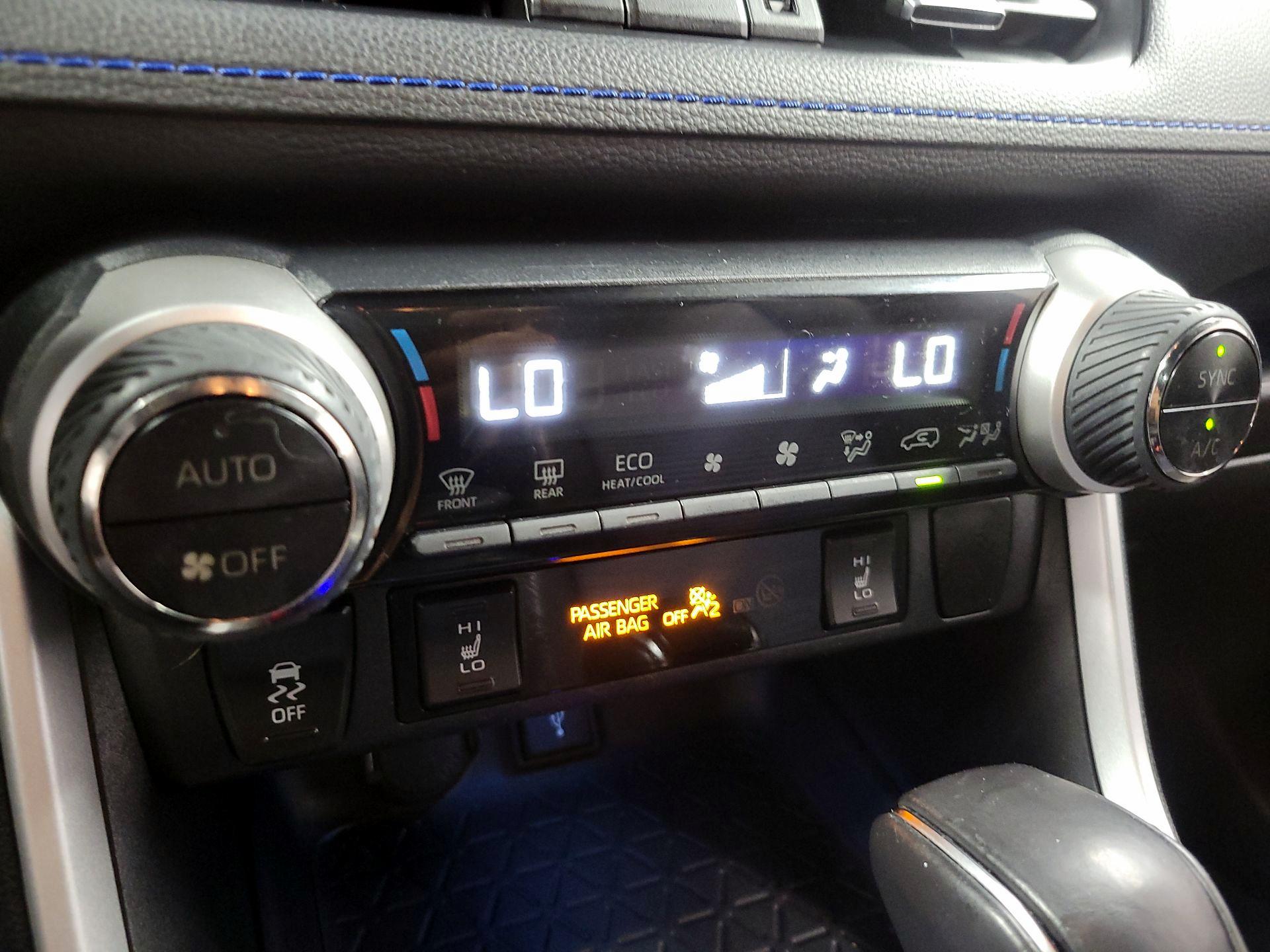 Thumbnail: 2020 Toyota RAV4 - 15