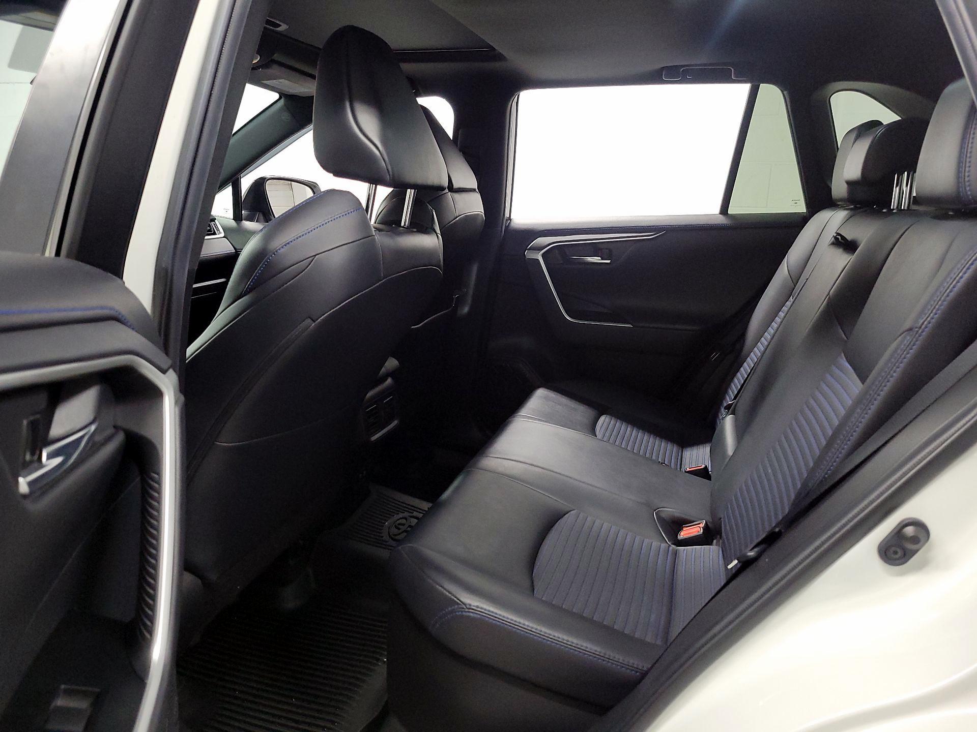 Thumbnail: 2020 Toyota RAV4 - 18