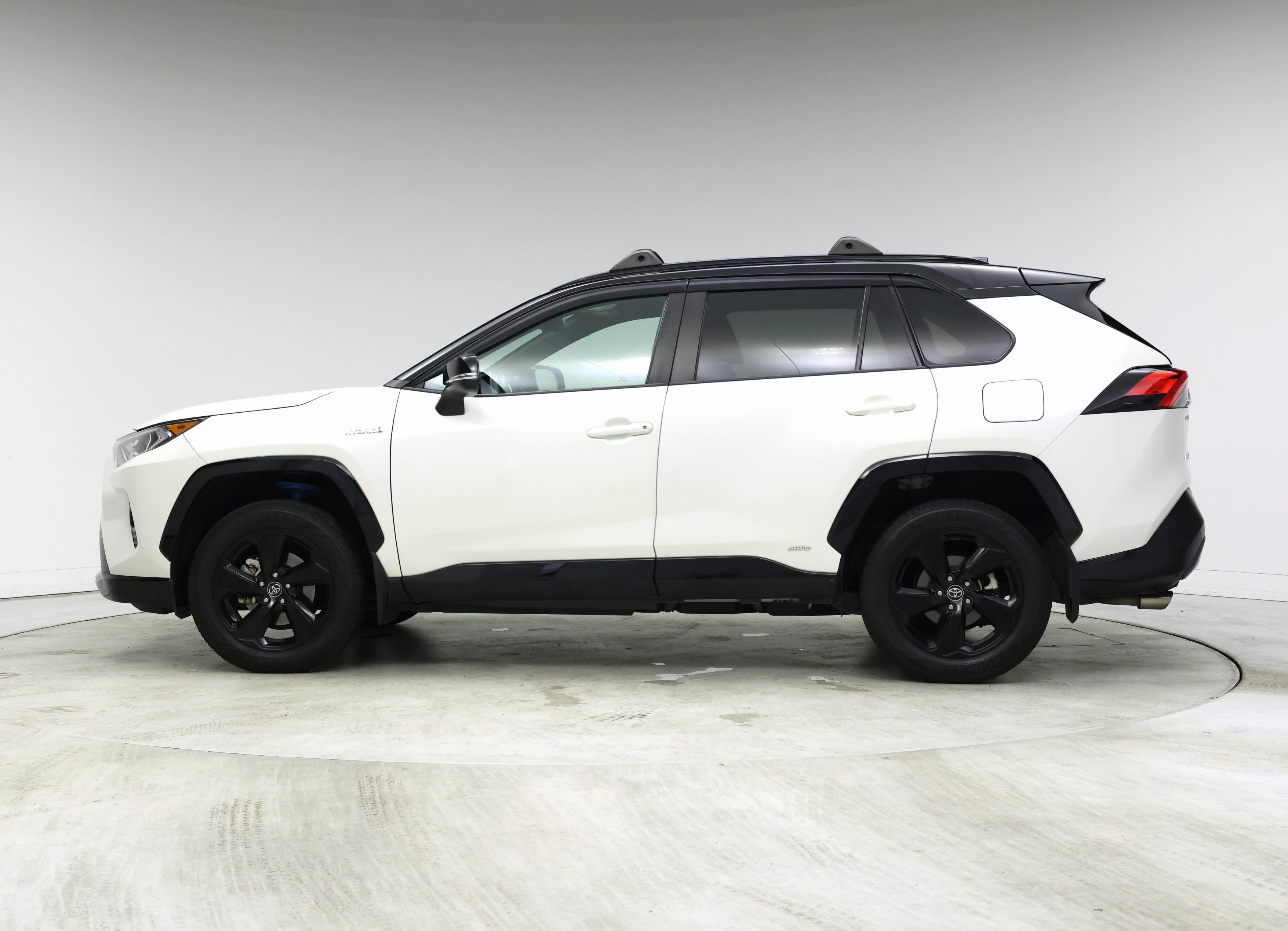 Thumbnail: 2020 Toyota RAV4 - 3