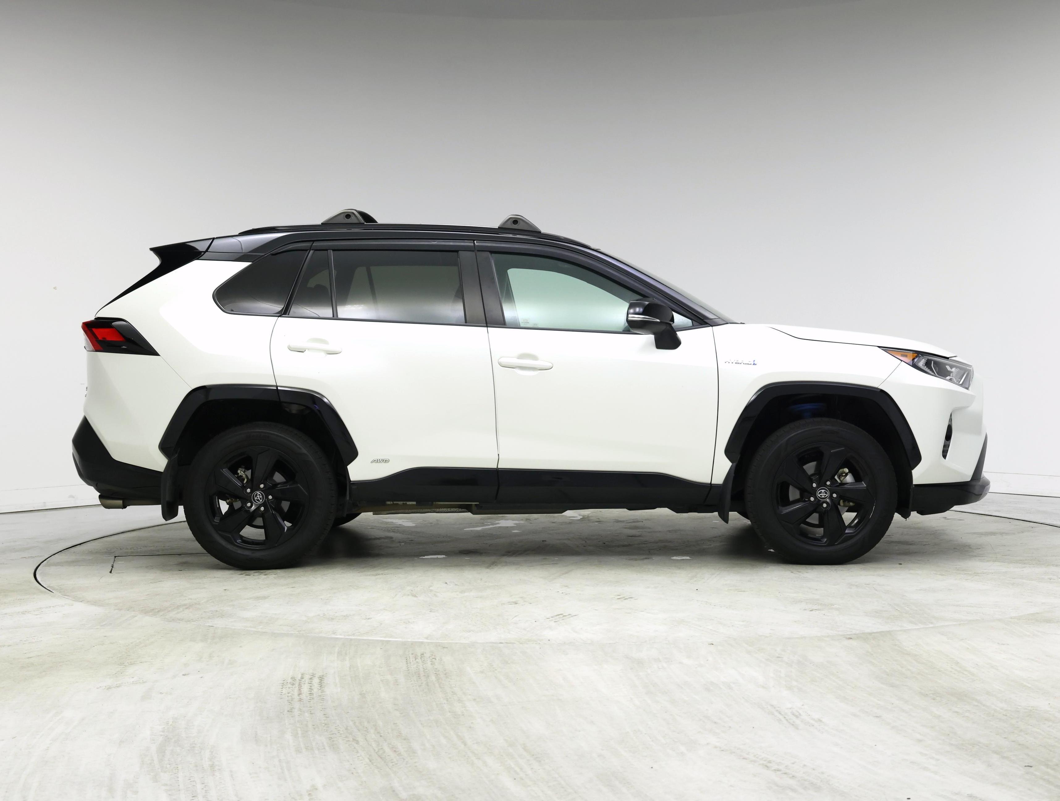 Thumbnail: 2020 Toyota RAV4 - 7
