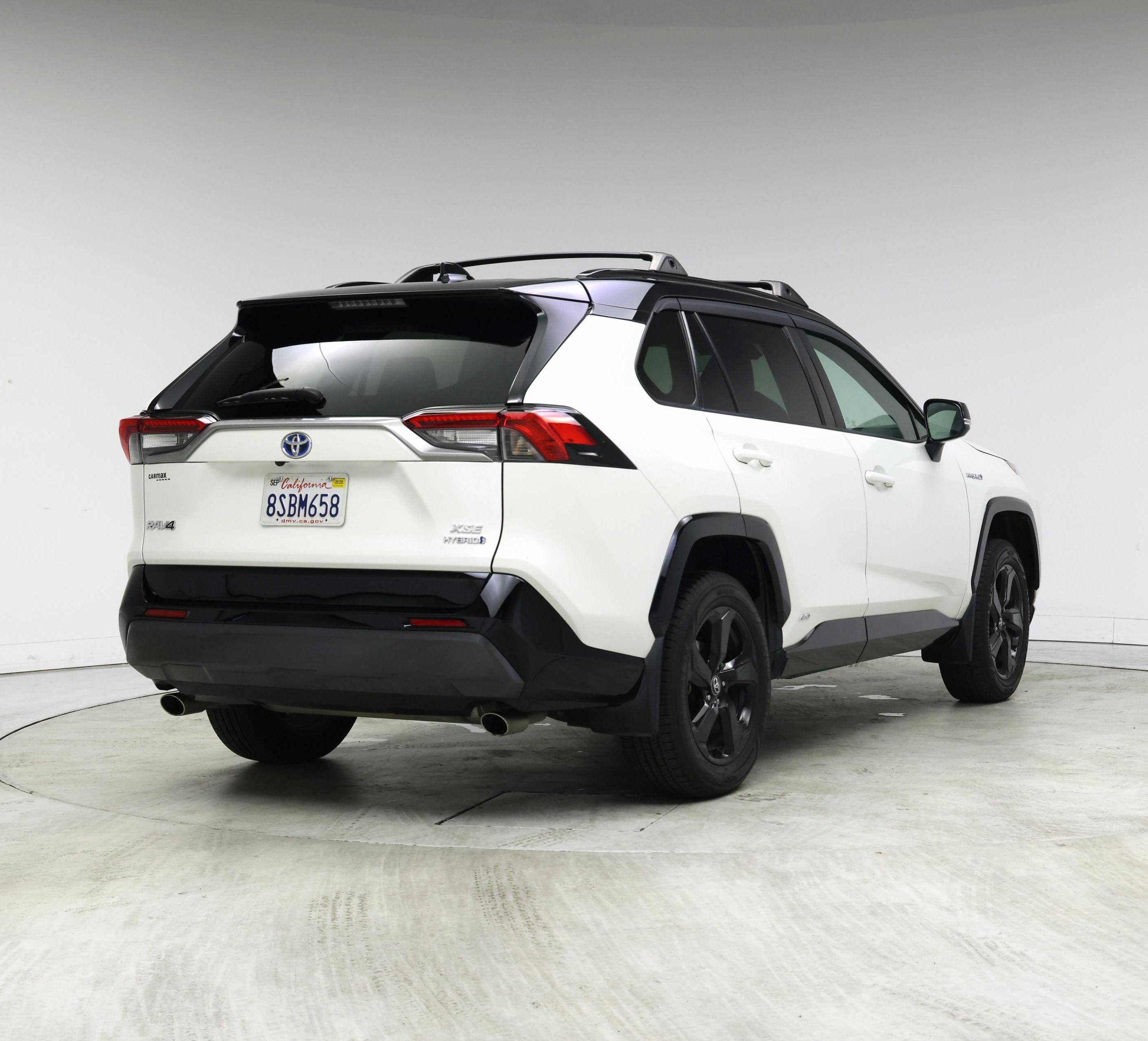 Thumbnail: 2020 Toyota RAV4 - 8
