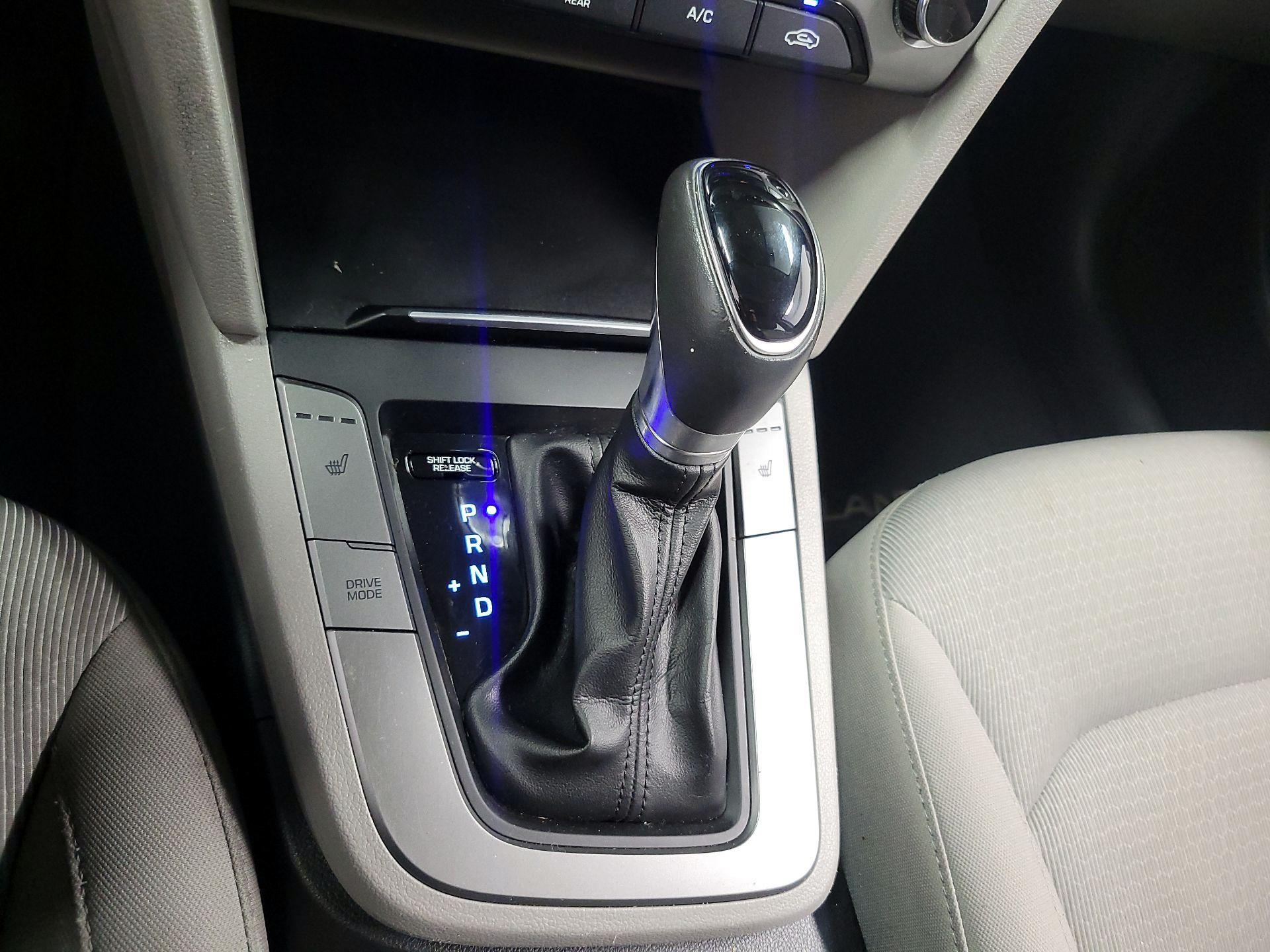 Thumbnail: 2018 Hyundai Elantra - 17