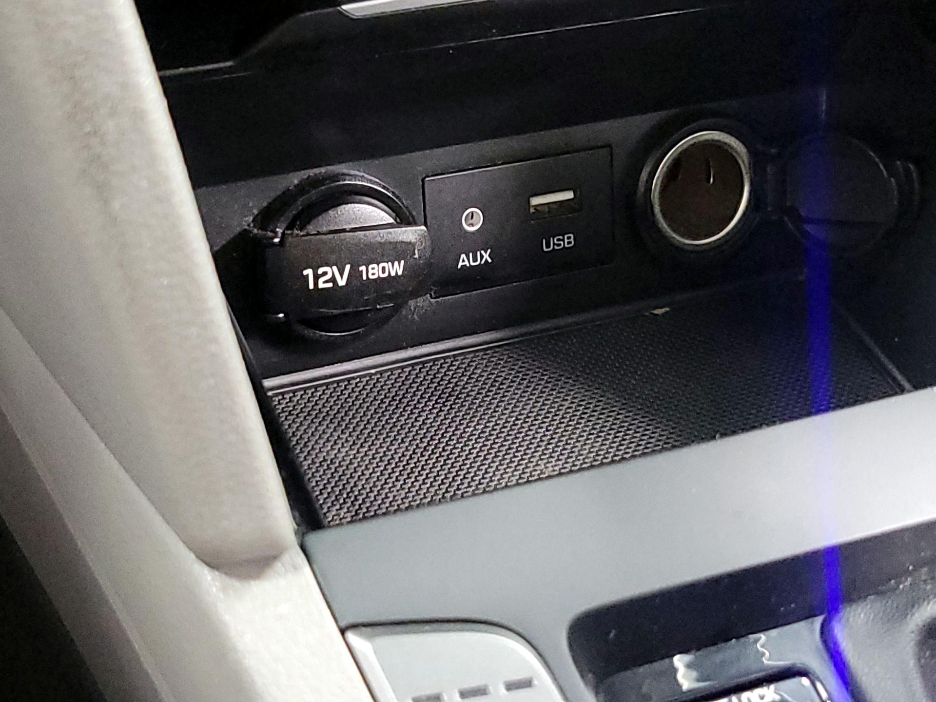 Thumbnail: 2018 Hyundai Elantra - 18