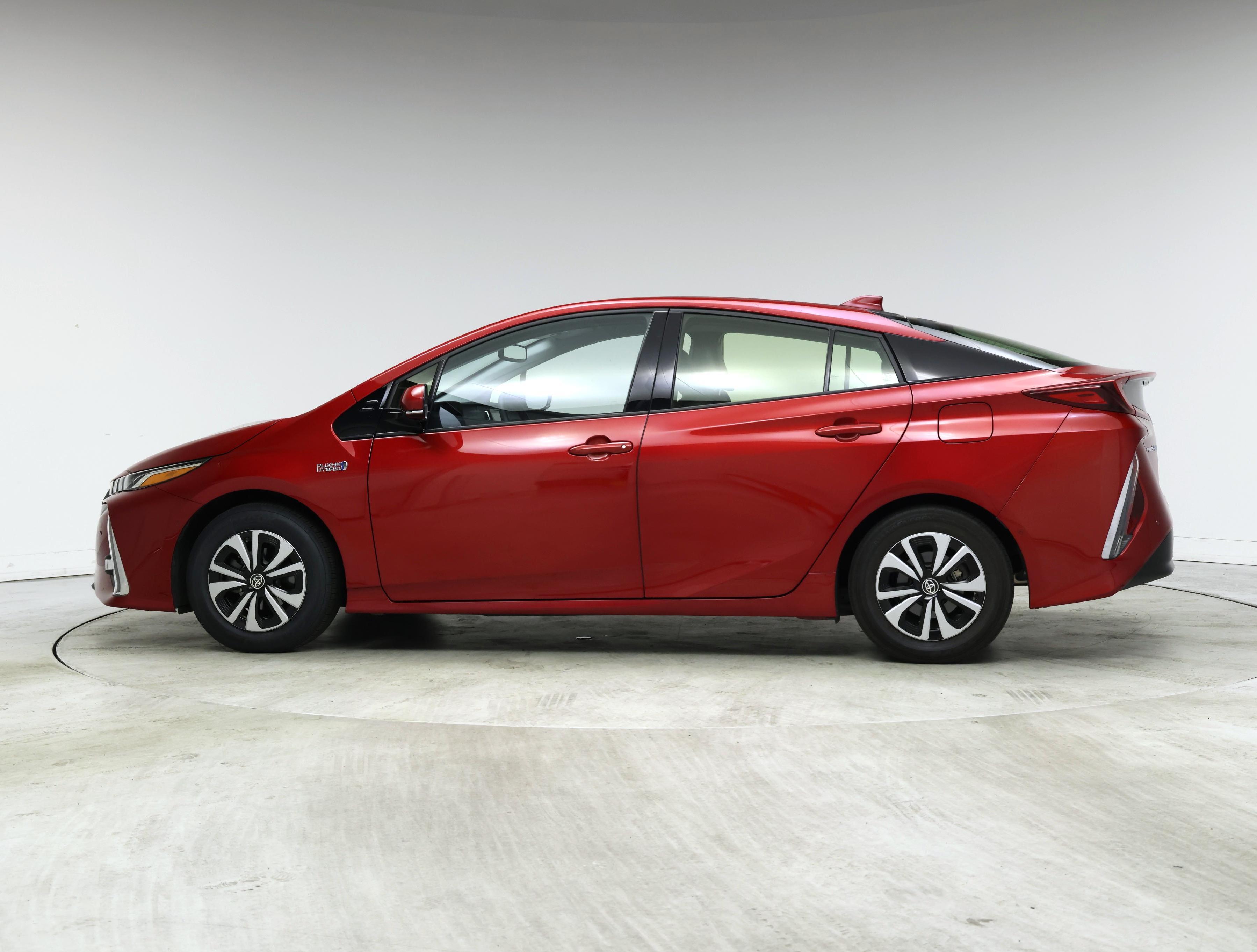 Thumbnail: 2017 Toyota Prius Prime - 3