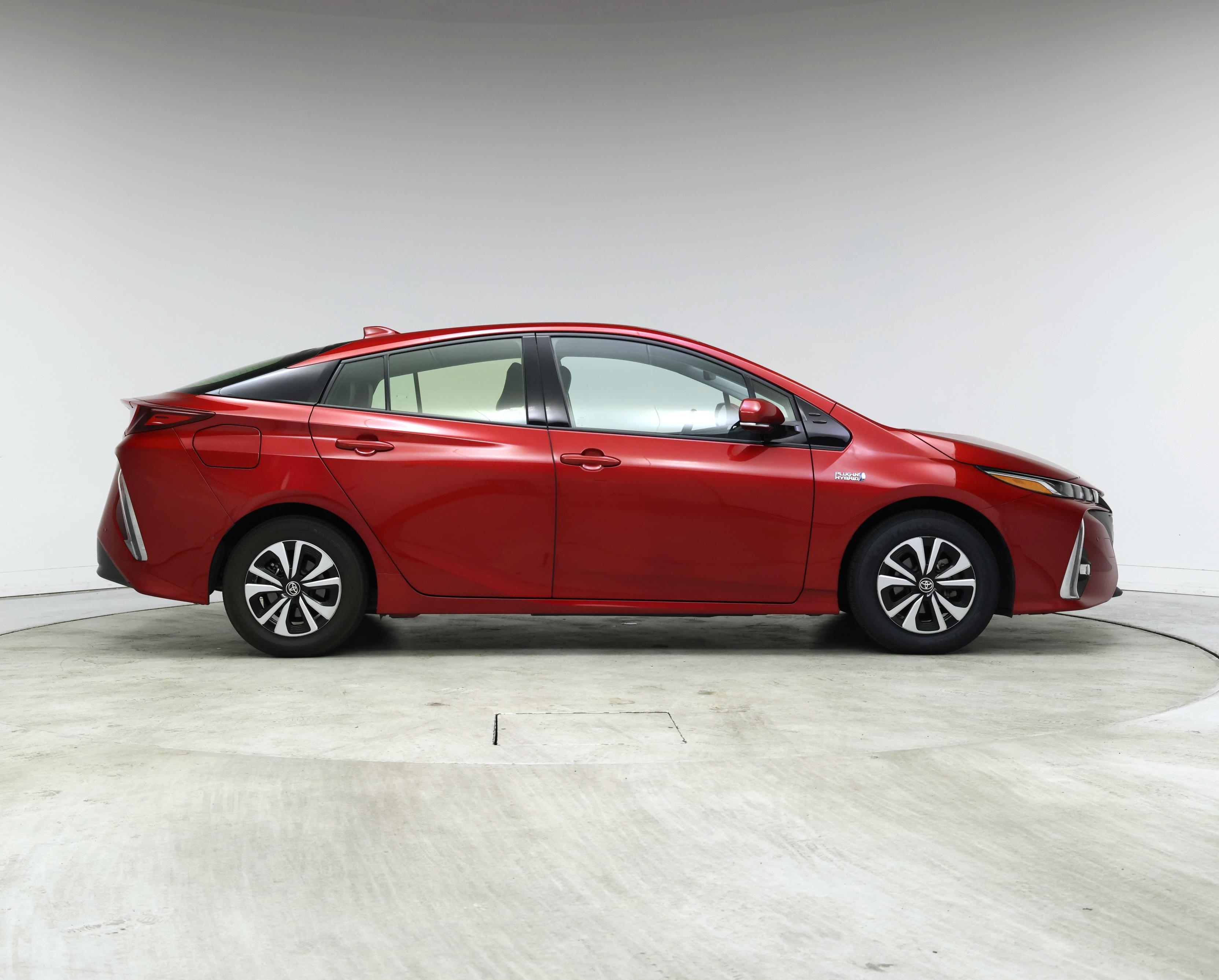 Thumbnail: 2017 Toyota Prius Prime - 7