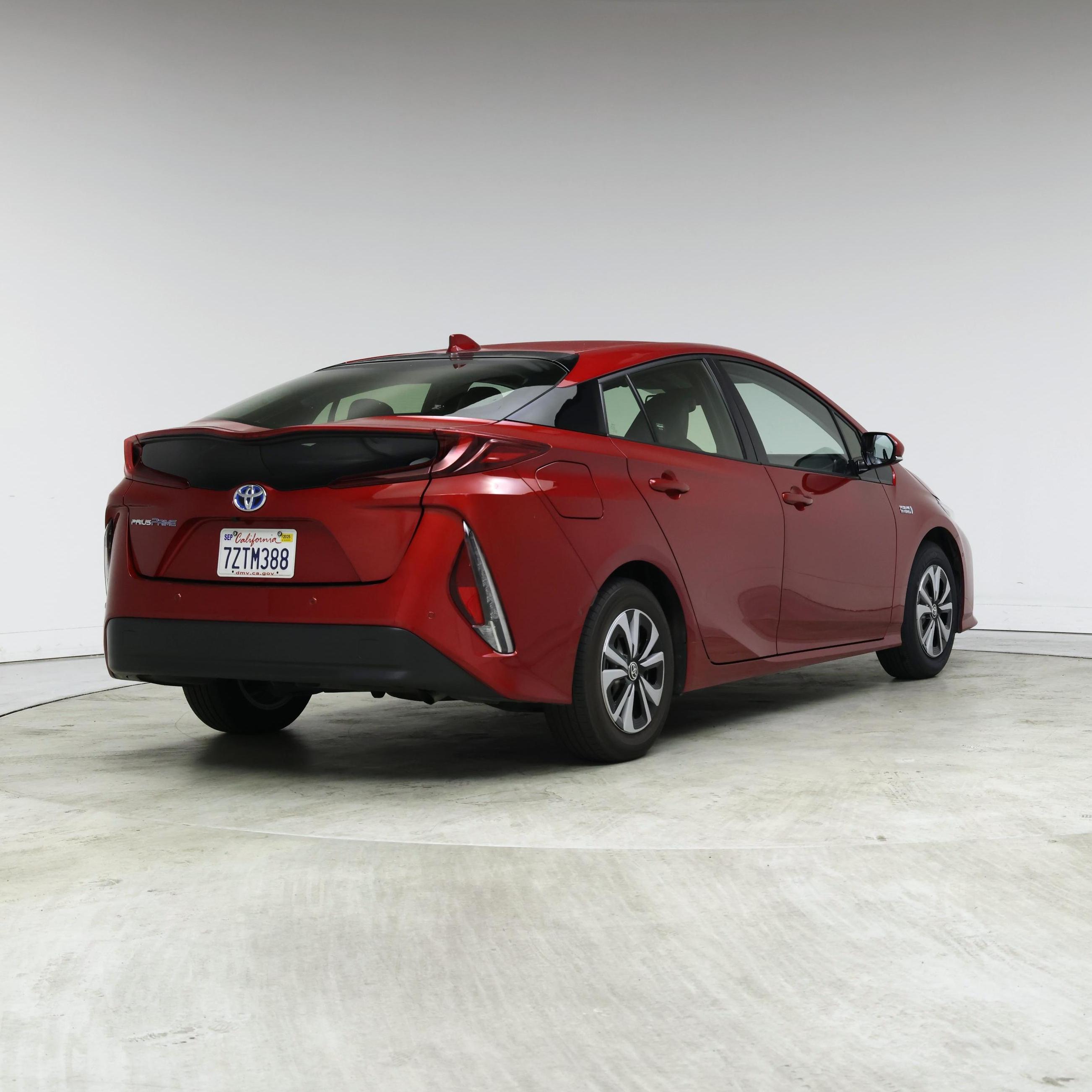 Thumbnail: 2017 Toyota Prius Prime - 8