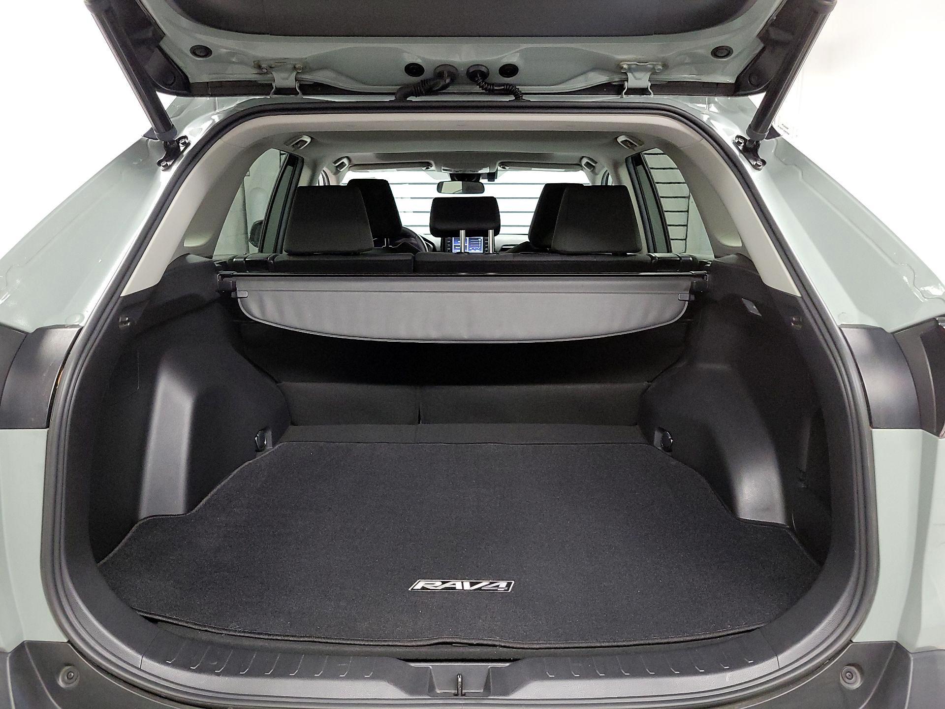 Thumbnail: 2021 Toyota RAV4 - 18